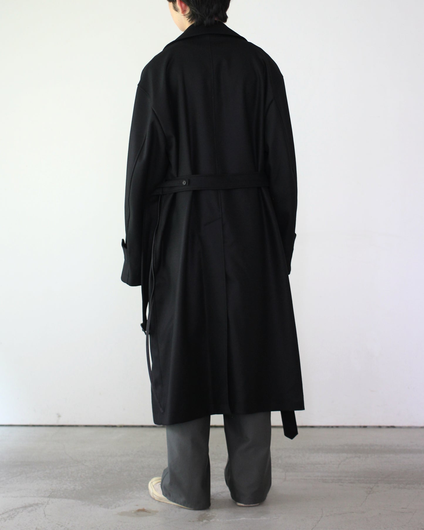 ssstein/OVERSIZED DOUBLE BREASTED COAT "BLACK"
