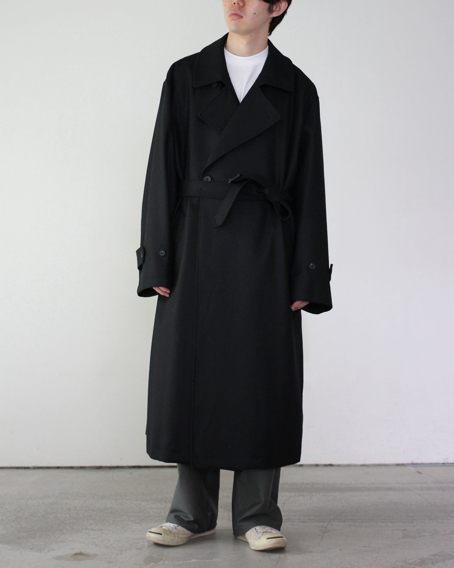 ssstein/OVERSIZED DOUBLE BREASTED COAT "BLACK"