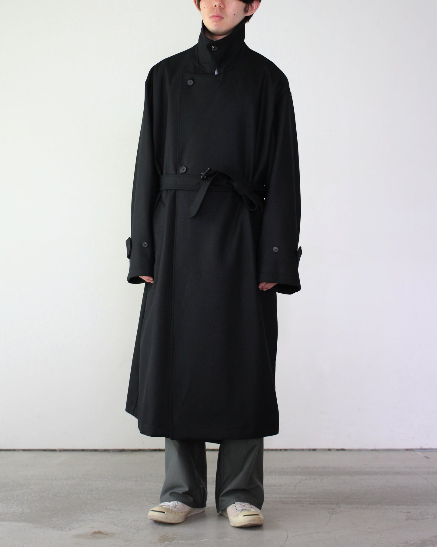 ssstein/OVERSIZED DOUBLE BREASTED COAT "BLACK"