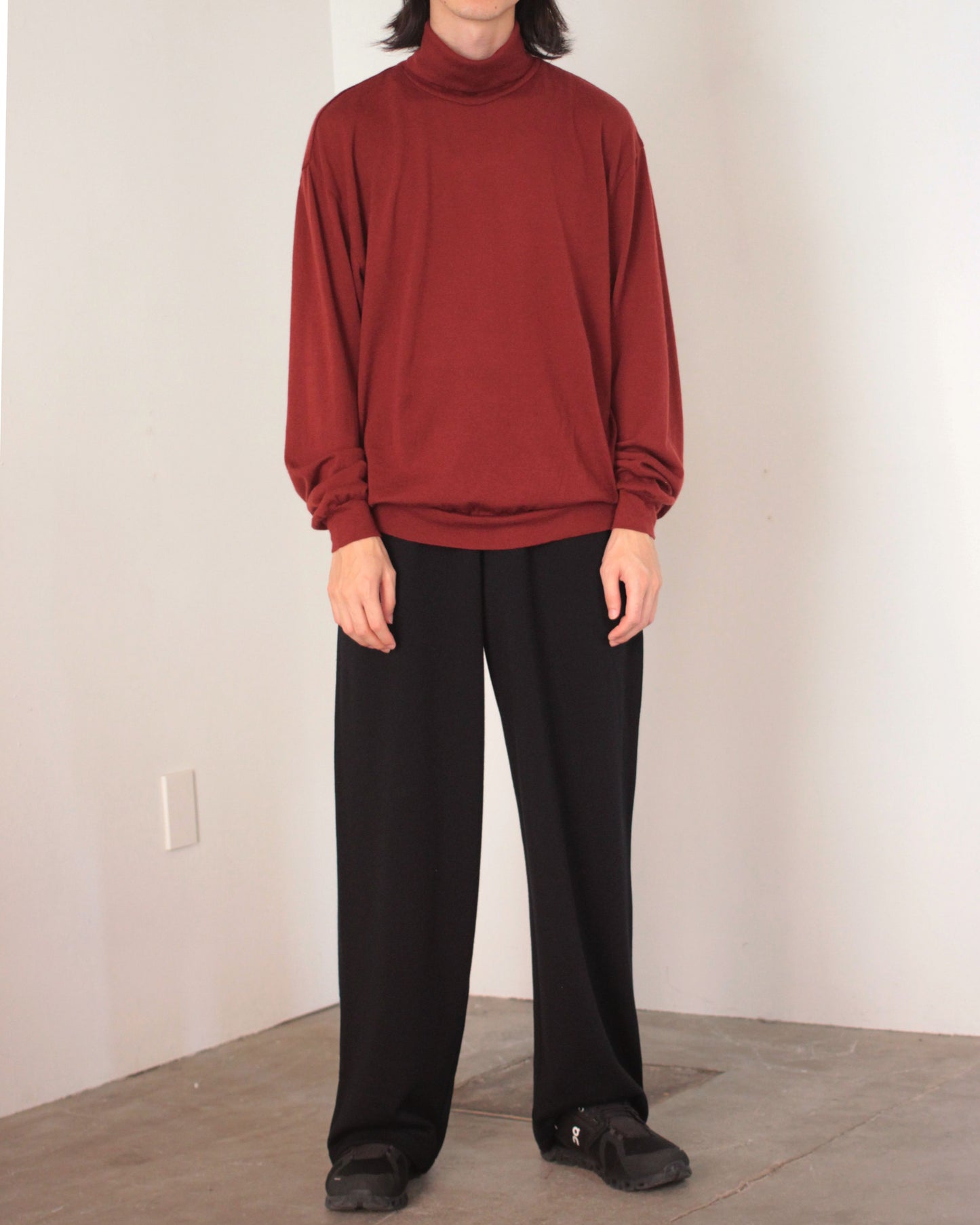 ulterior / SUPER FINE WOOL COTTON HIGH NECK P/O "REDWOOD"