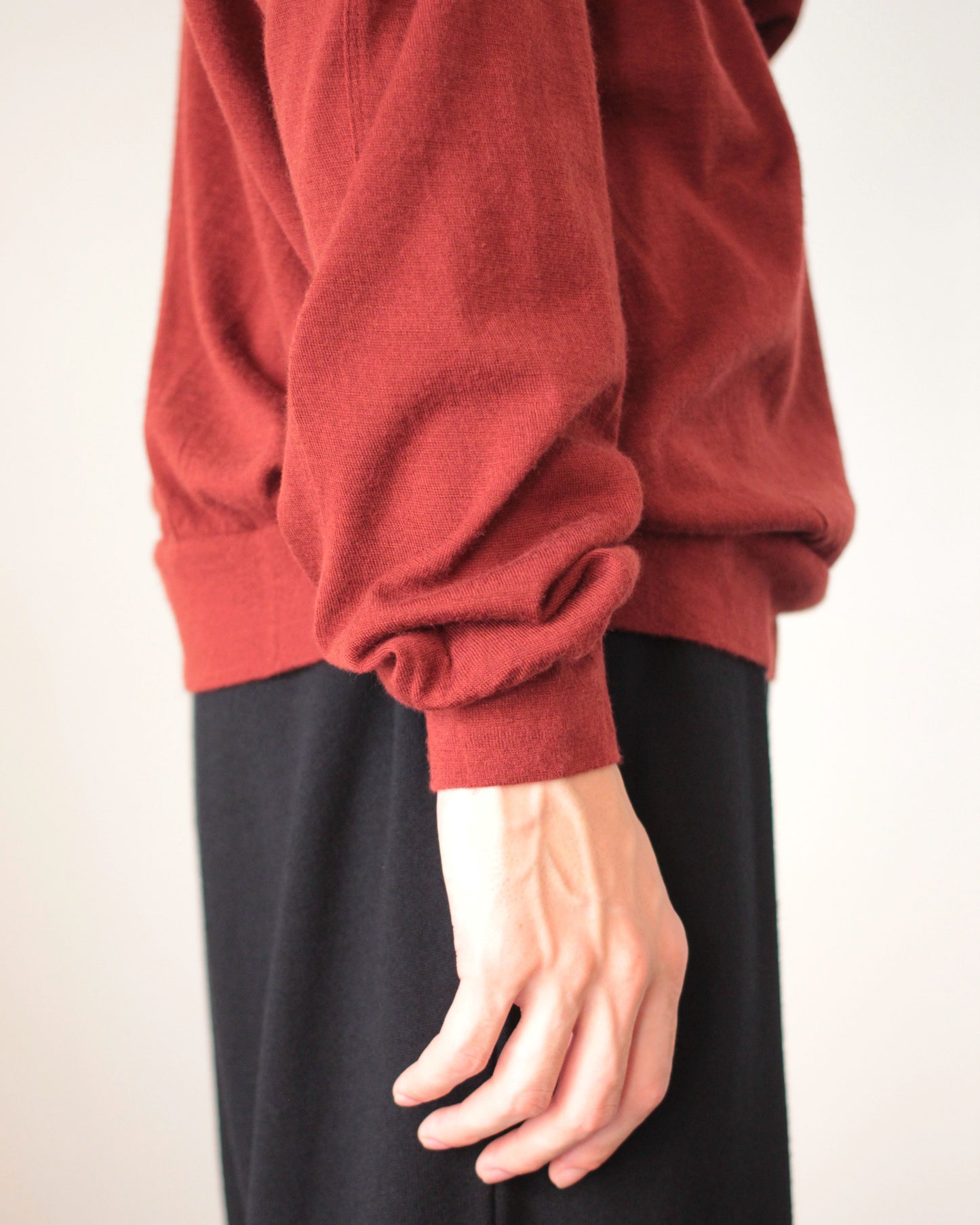 ulterior / SUPER FINE WOOL COTTON HIGH NECK P/O "REDWOOD"