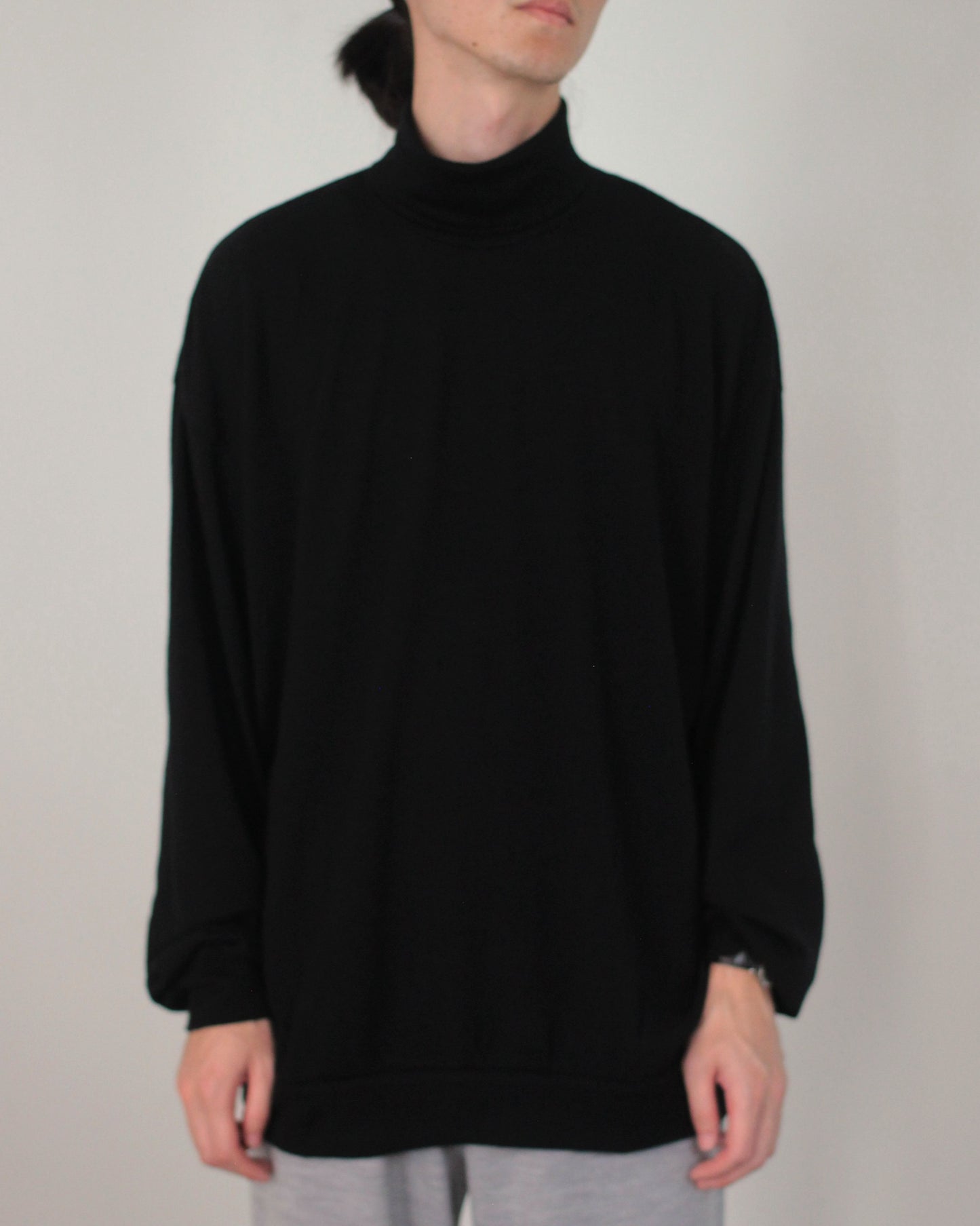 ulterior / SUPER FINE WOOL COTTON HIGH NECK P/O "BLACK"