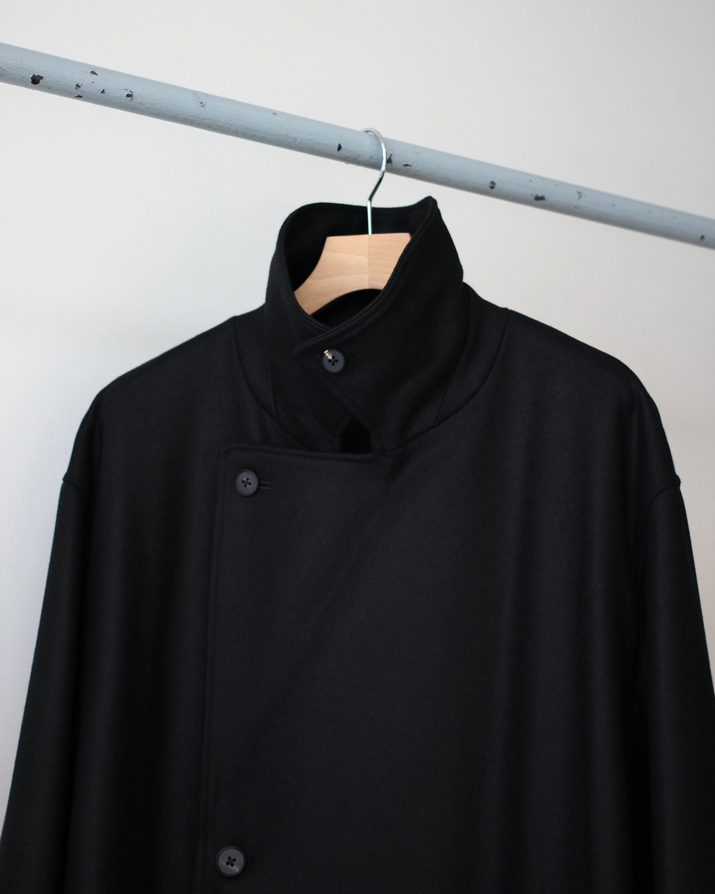 ssstein/OVERSIZED DOUBLE BREASTED COAT "BLACK"
