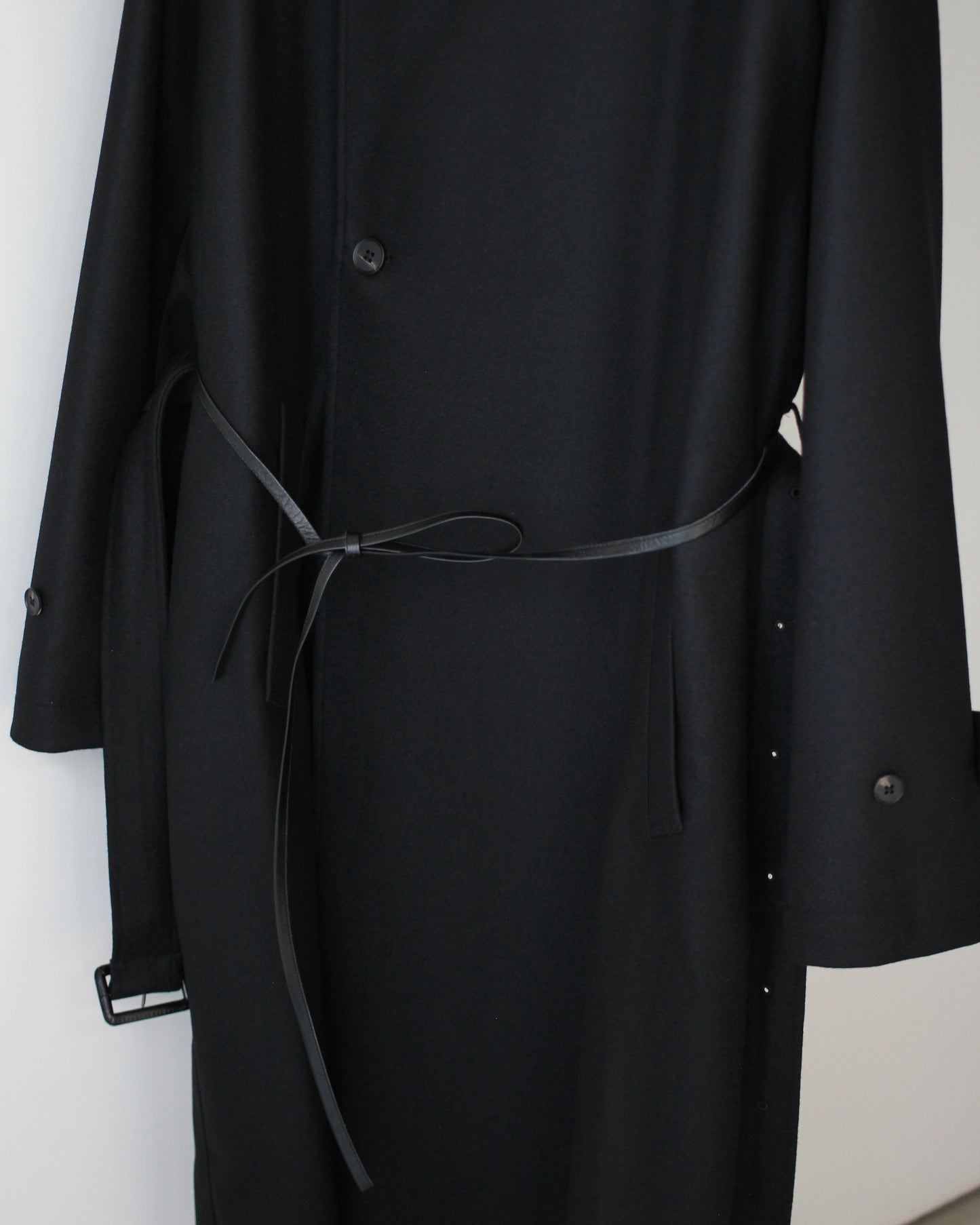 ssstein/OVERSIZED DOUBLE BREASTED COAT "BLACK"
