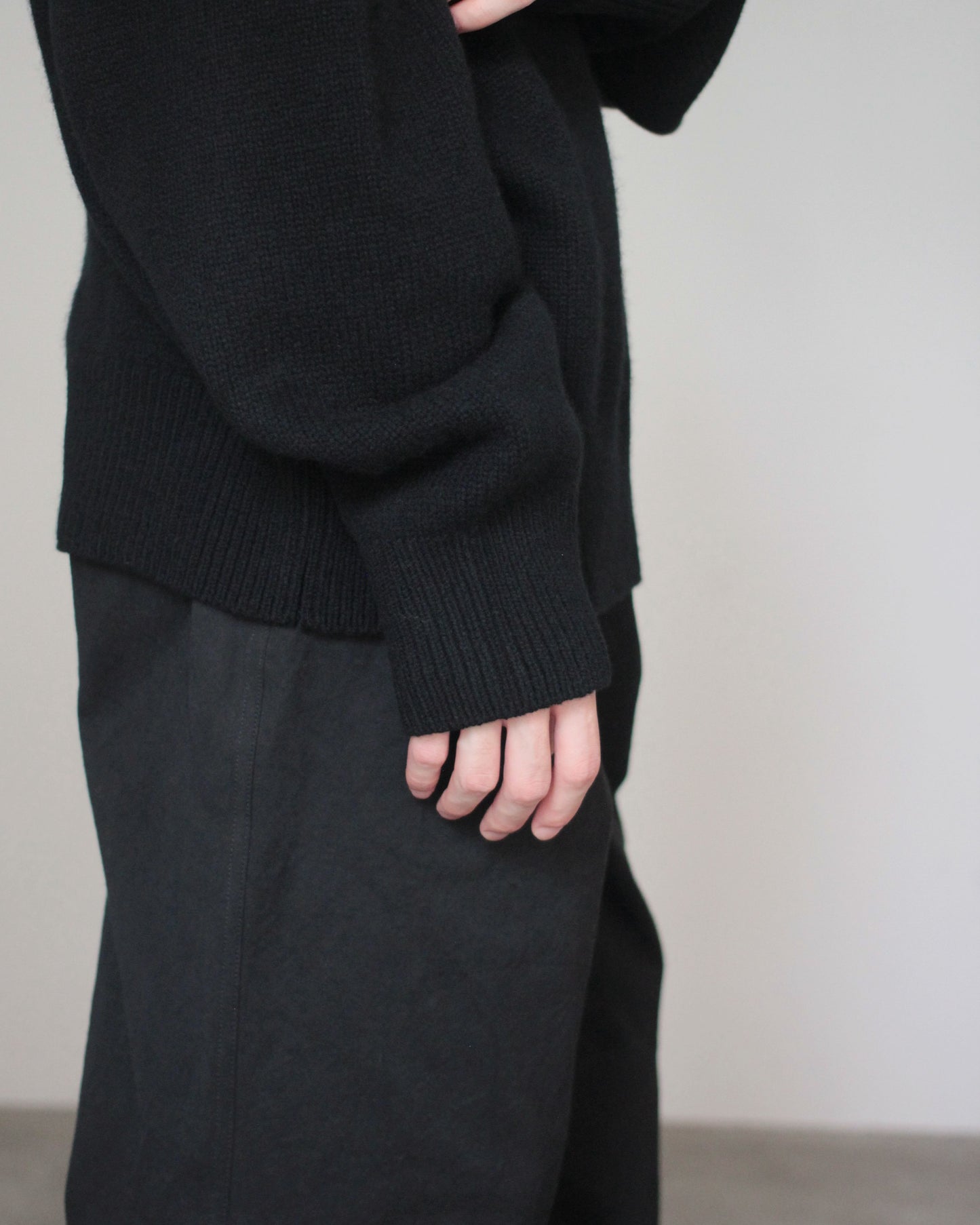 stein / EX FINE LAMBS CREW NECK KNIT LS "BLACK"