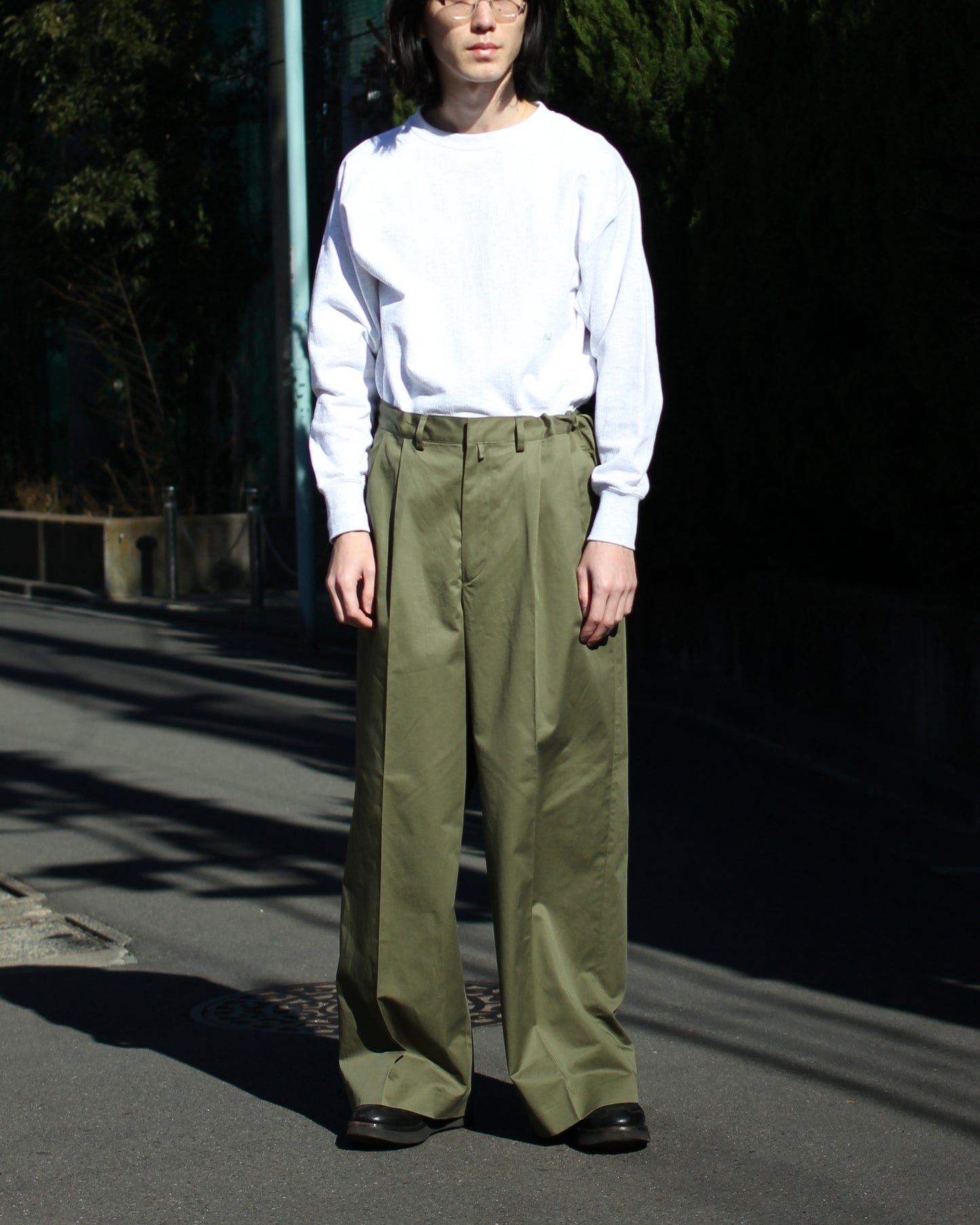 REVERBERATE/TACKED CHINO TROUSERS(STANDARD)"KHAKI GREEN"
