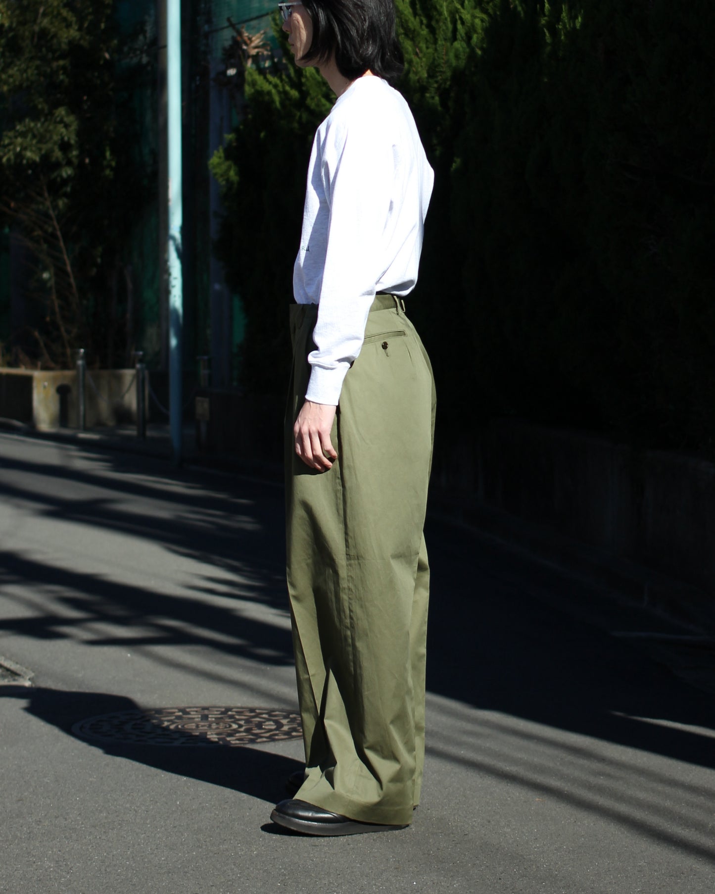 REVERBERATE/TACKED CHINO TROUSERS(STANDARD)"KHAKI GREEN"
