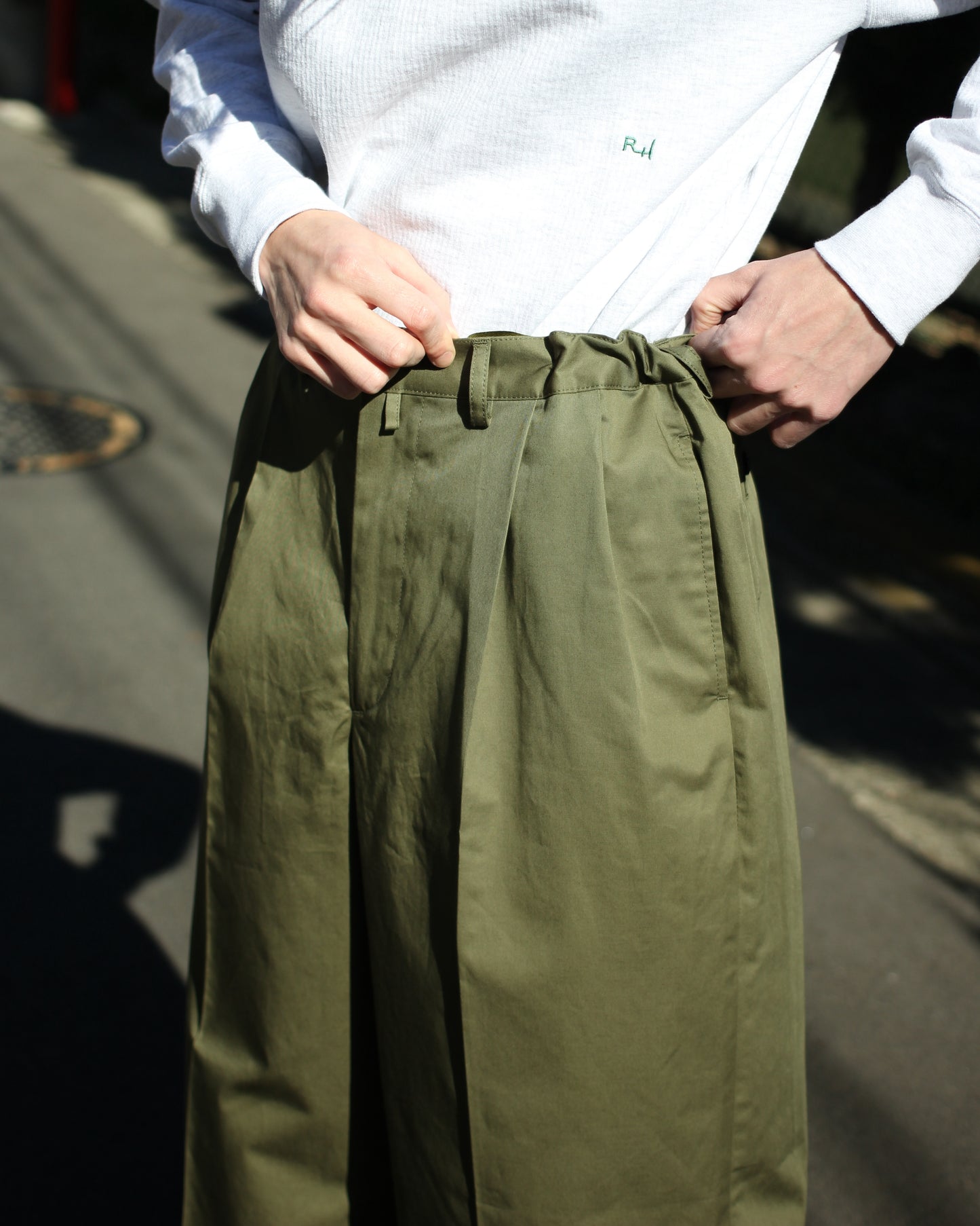 REVERBERATE/TACKED CHINO TROUSERS(STANDARD)"KHAKI GREEN"