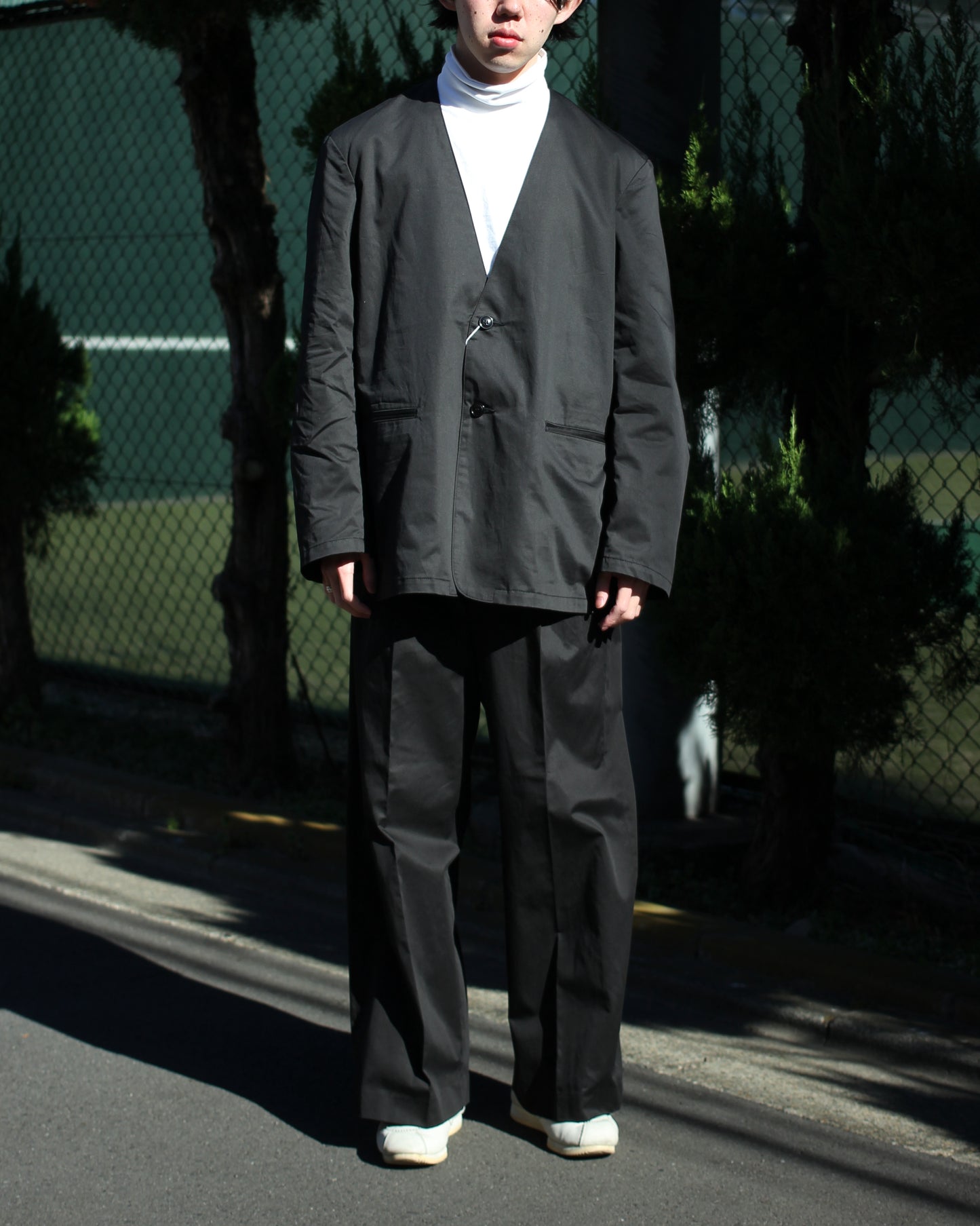 REVERBERATE/TACKED CHINO TROUSERS(STANDARD)"BLACK"