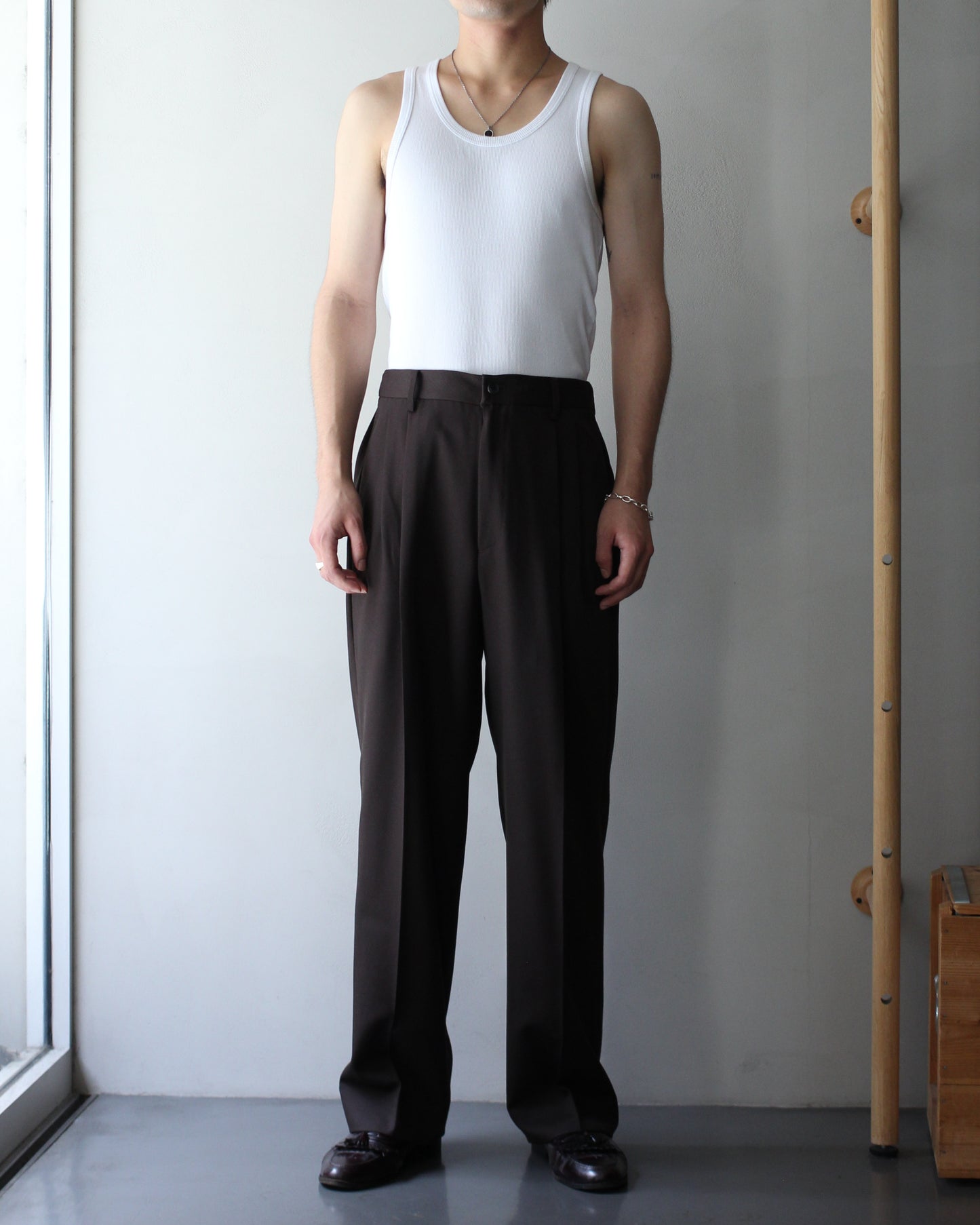 ssstein/TWO TUCK EASY TROUSERS "MILITARY KHAKI"