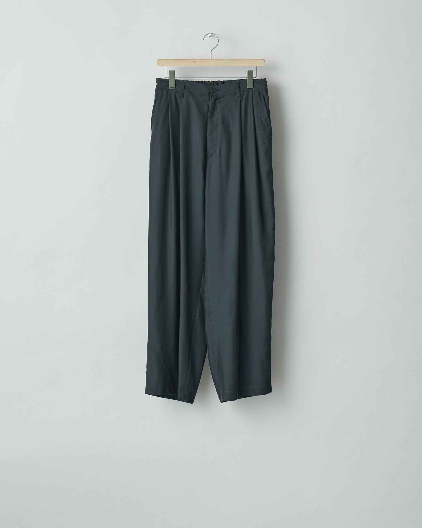ssstein/CUPRO TWILL WIDE EASY TROUSERS "BLACK"