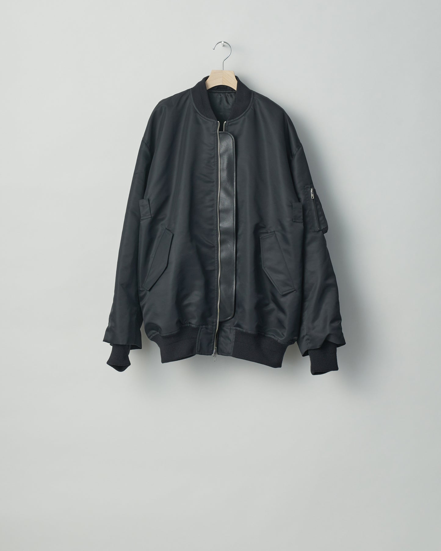 stein / OVERSIZED FLIGHT JACKET "BLACK"