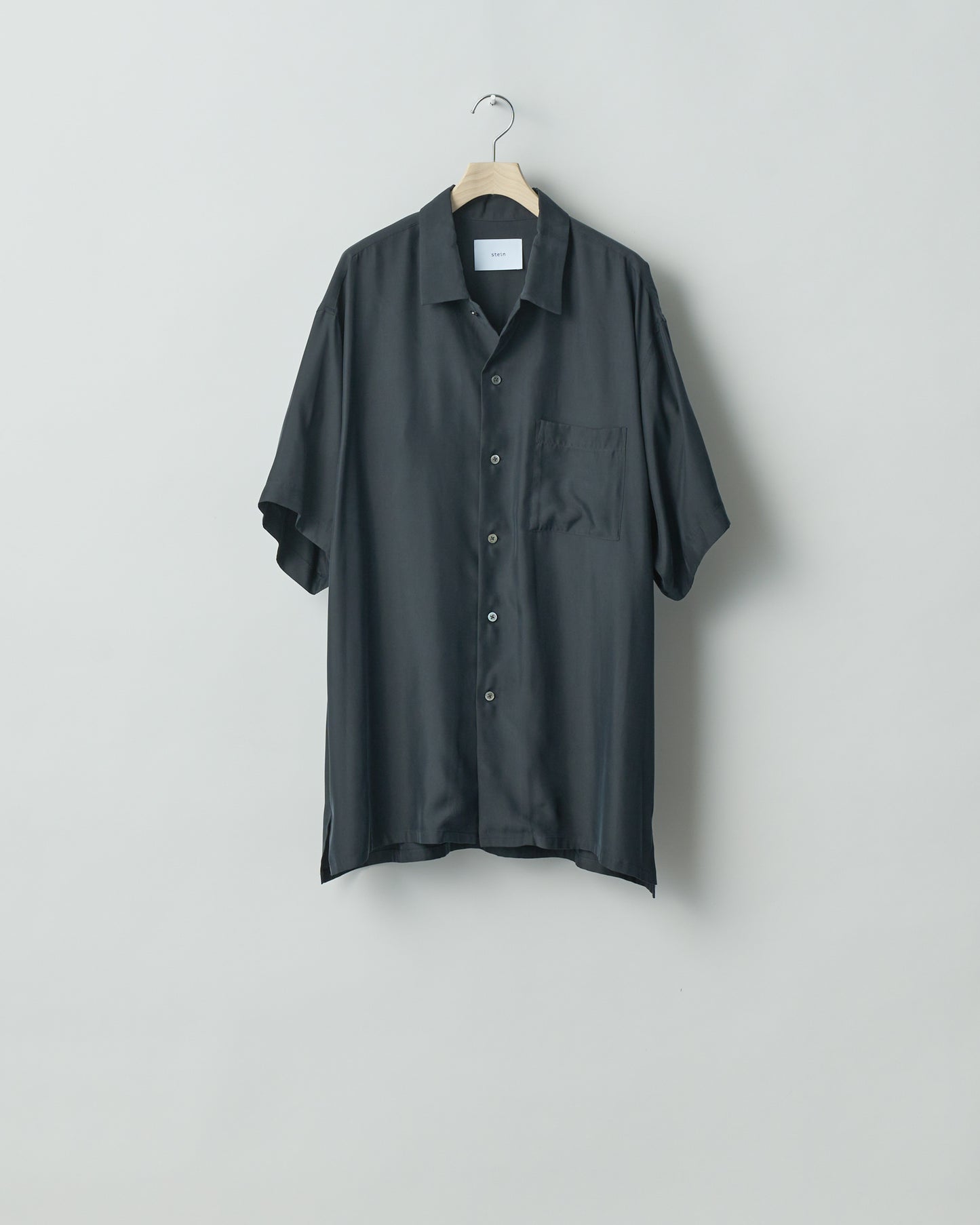 stein / OVERSIZED CUPRO OPEN COLLAR SS SHIRT "BLACK"
