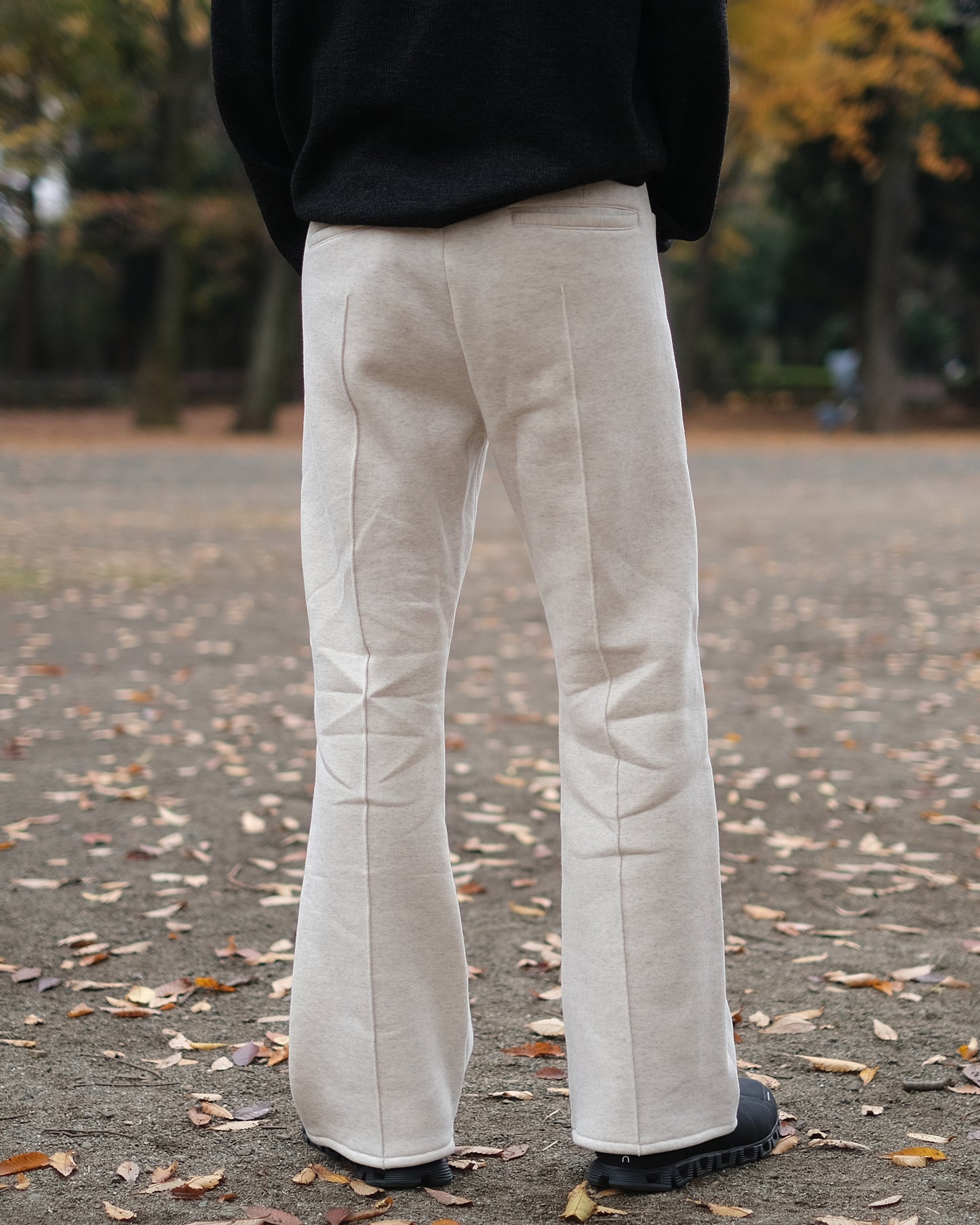 SAOR/Wide Semi-flare Sweat Trousers "White"