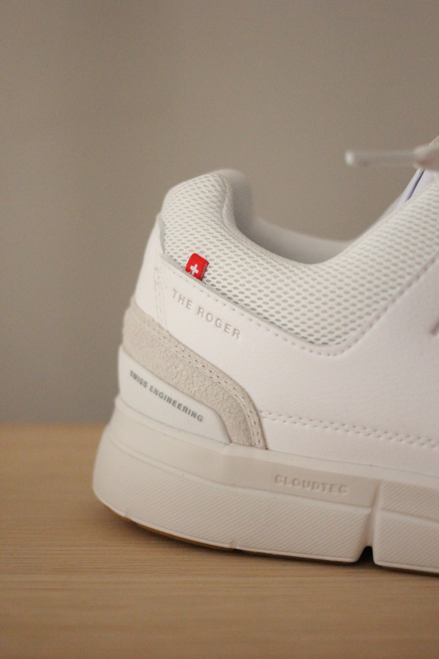 on / THE ROGER clubhouse "WHITE×SAND"