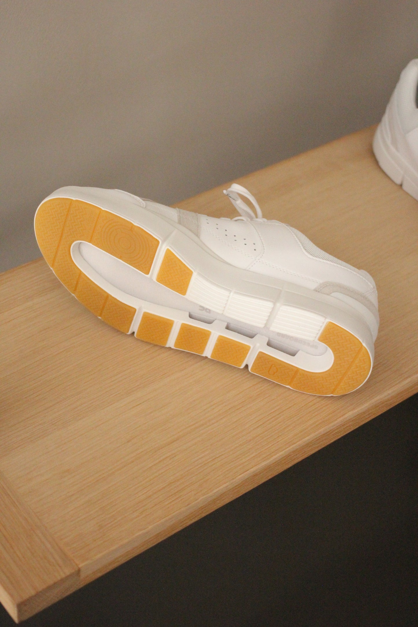 on / THE ROGER clubhouse "WHITE×SAND"