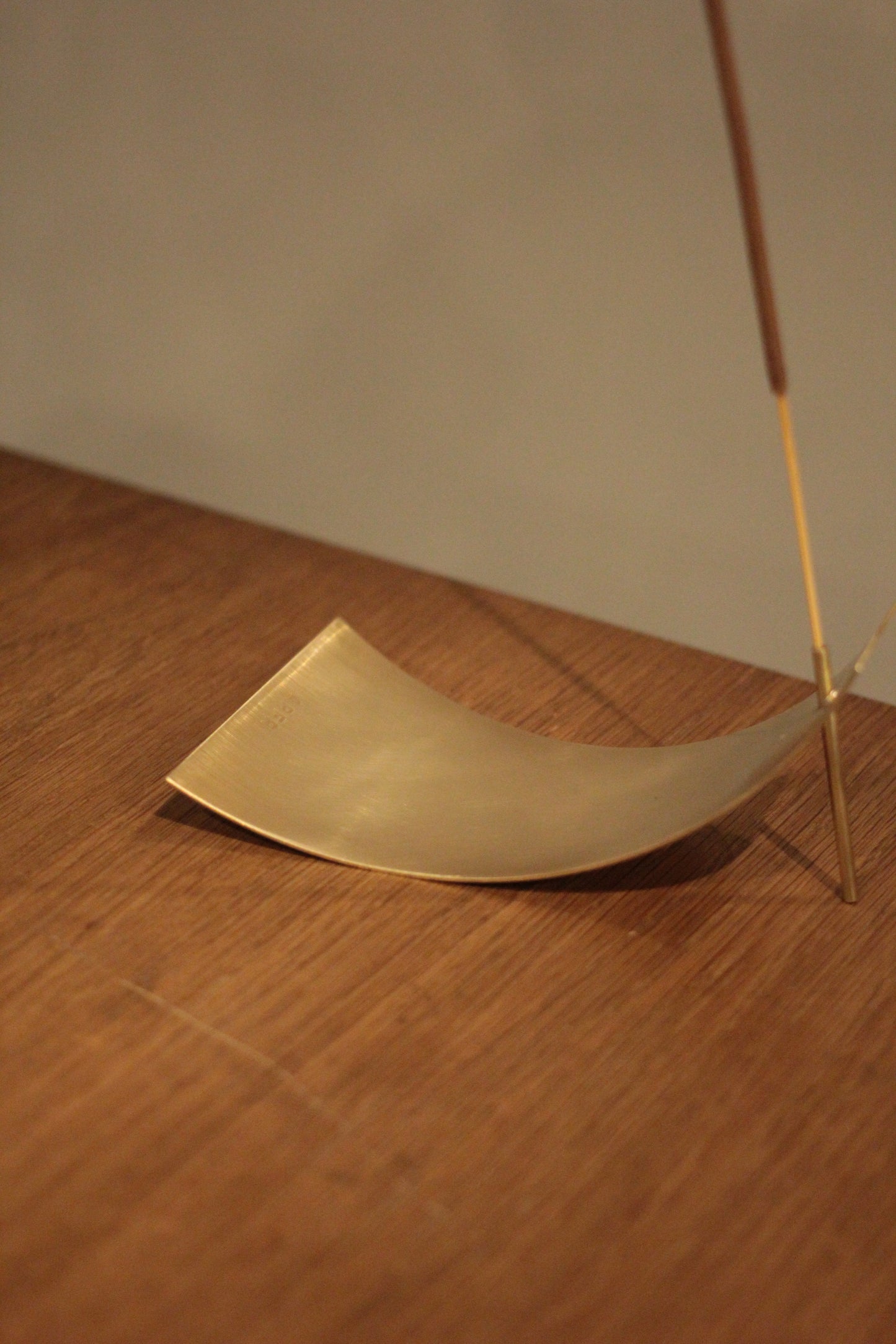 APOTHEKE FRAGRANCE / Brass Incense Stand