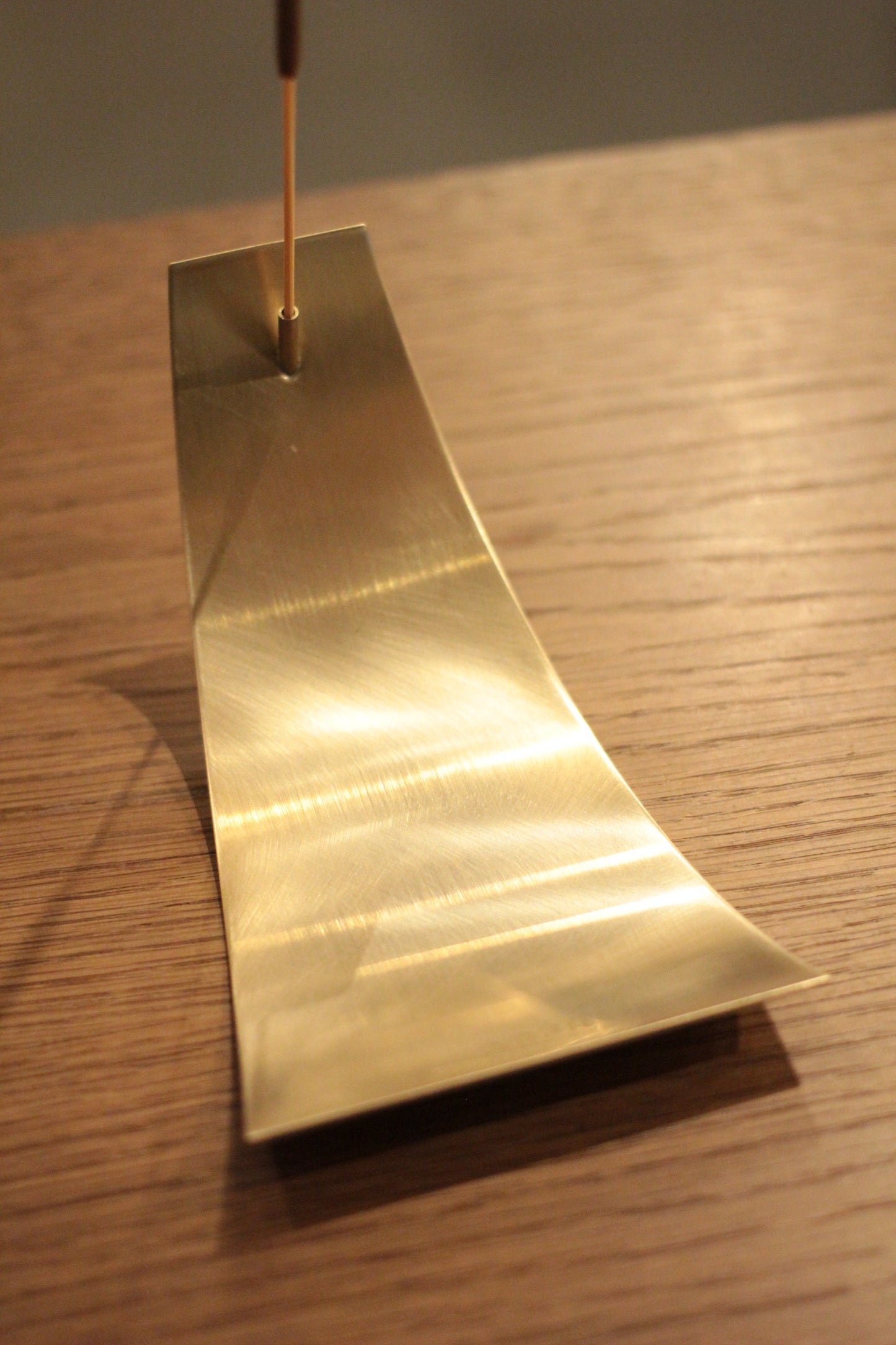 APOTHEKE FRAGRANCE / Brass Incense Stand