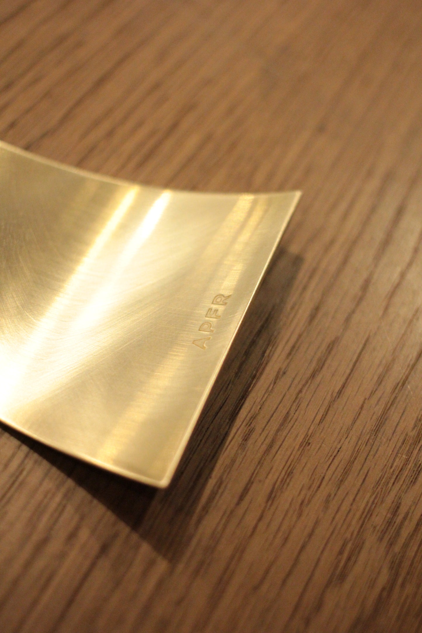 APOTHEKE FRAGRANCE / Brass Incense Stand