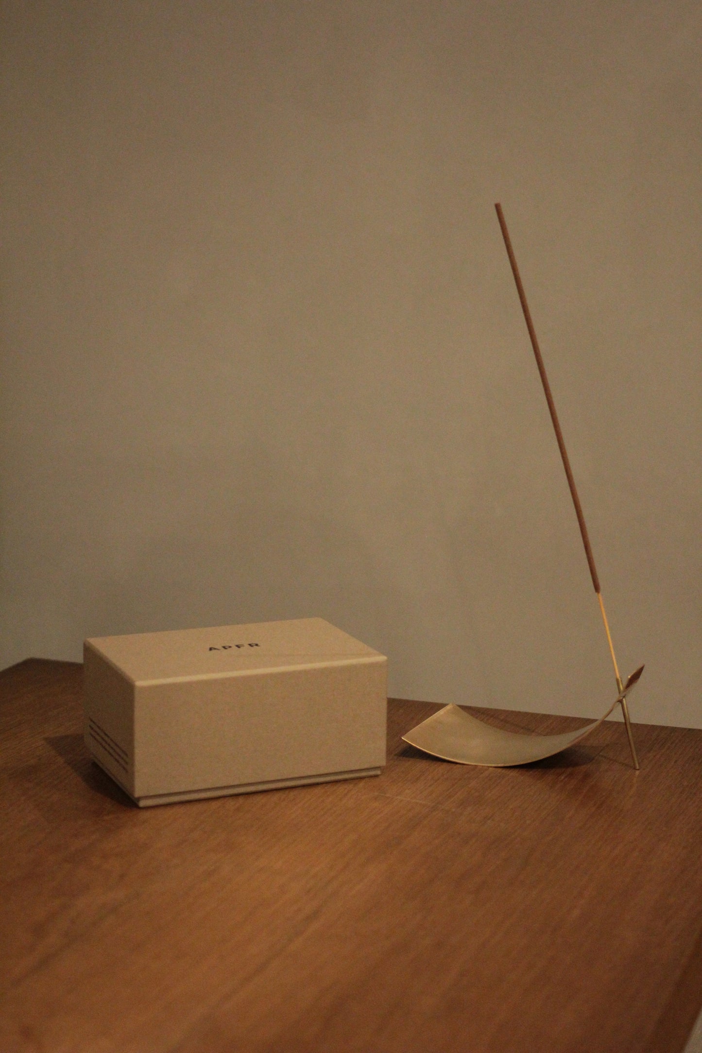 APOTHEKE FRAGRANCE / Brass Incense Stand