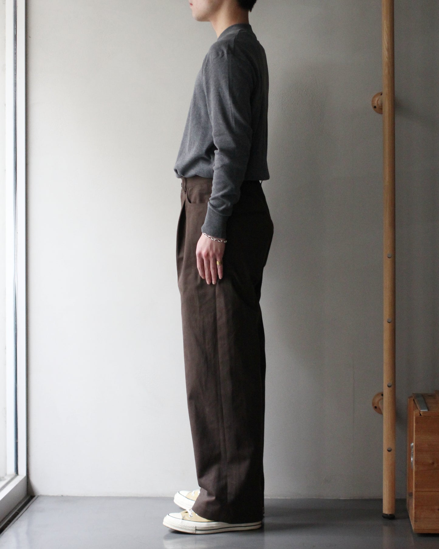ssstein/BRUSHED CHINO ONE TUCK WIDE PANTS "BROWN"
