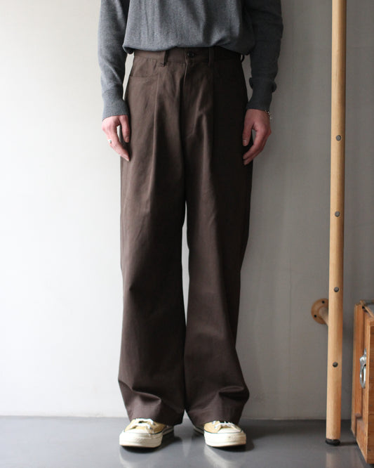 ssstein/BRUSHED CHINO ONE TUCK WIDE PANTS "BROWN"