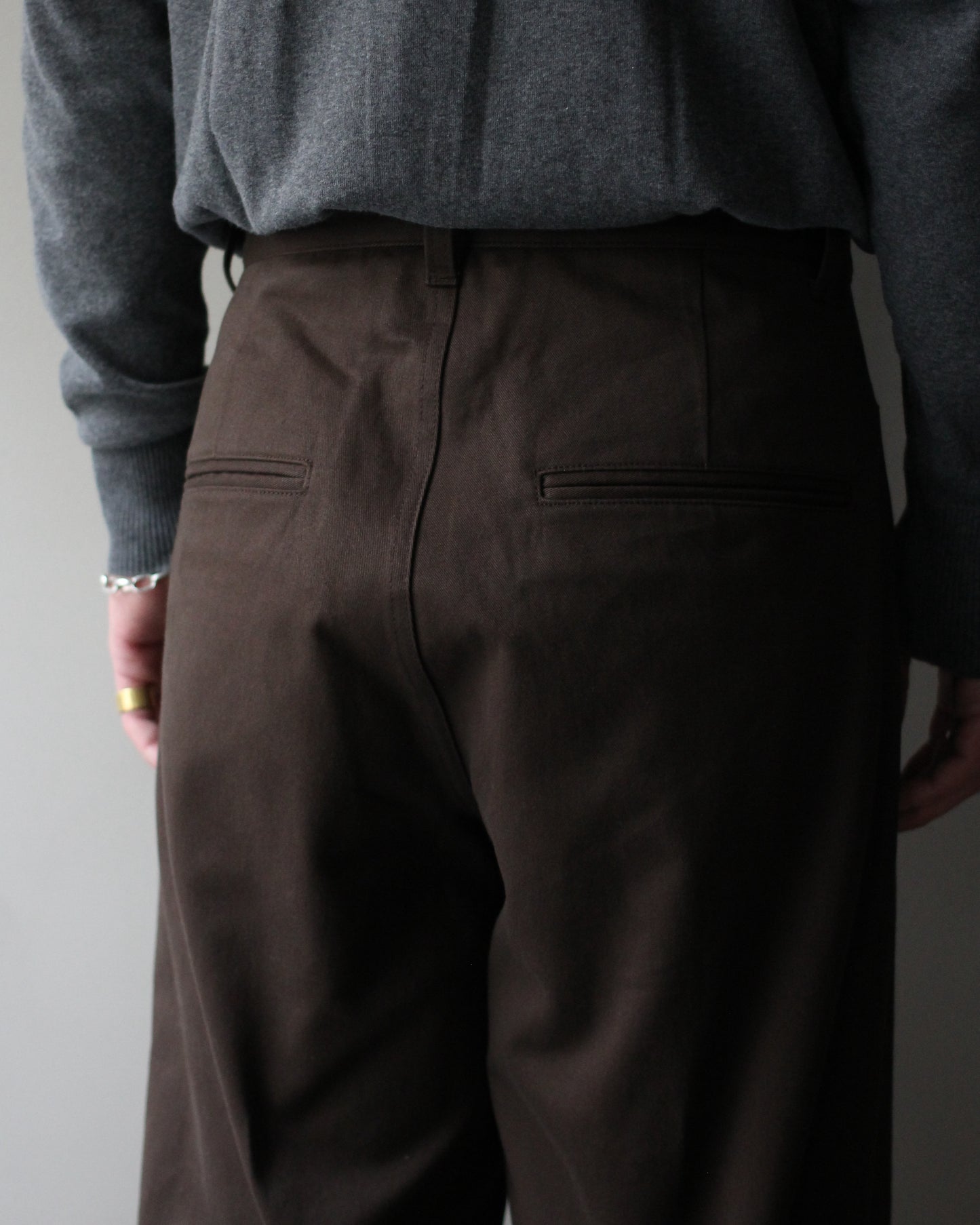 ssstein/BRUSHED CHINO ONE TUCK WIDE PANTS "BROWN"