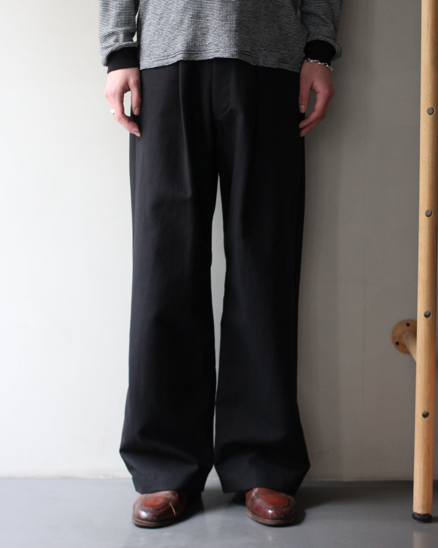 ssstein/DOUBLE WEAVE COTTON ONE TUCK WIDE PANTS "BLACK"