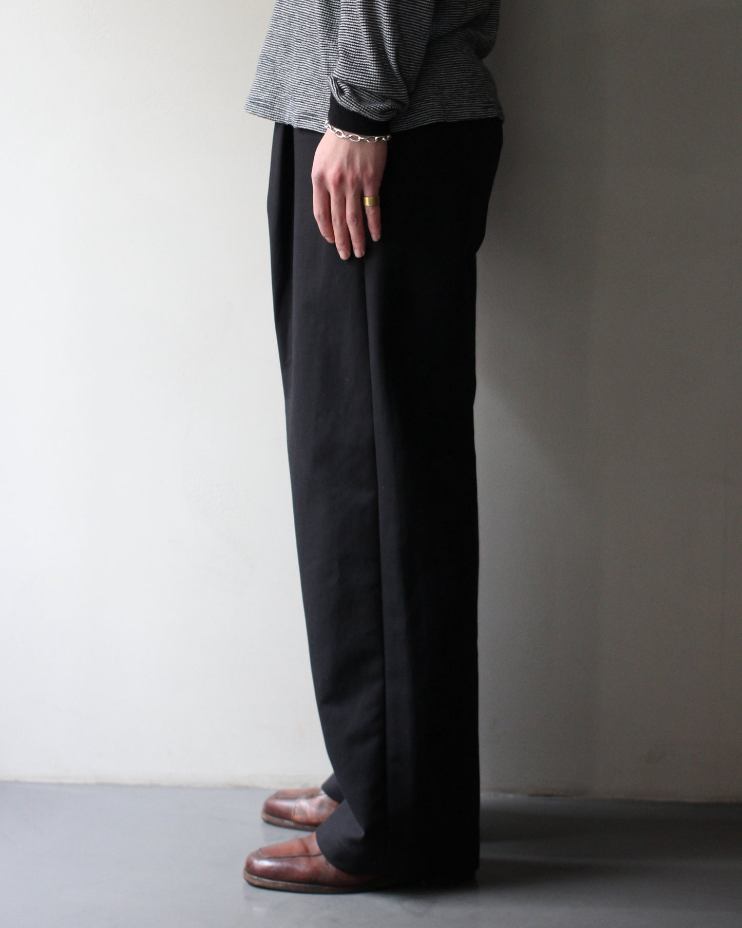 ssstein/DOUBLE WEAVE COTTON ONE TUCK WIDE PANTS "BLACK"