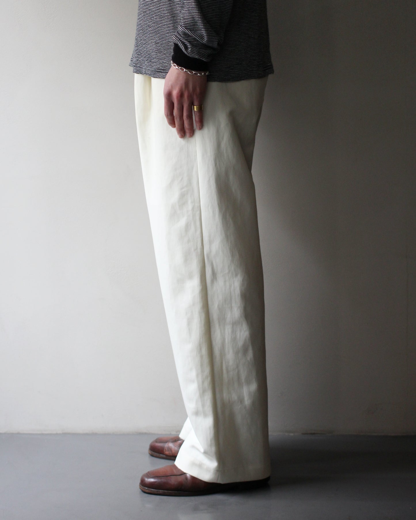 ssstein/DOUBLE WEAVE COTTON ONE TUCK WIDE PANTS "CREAM"