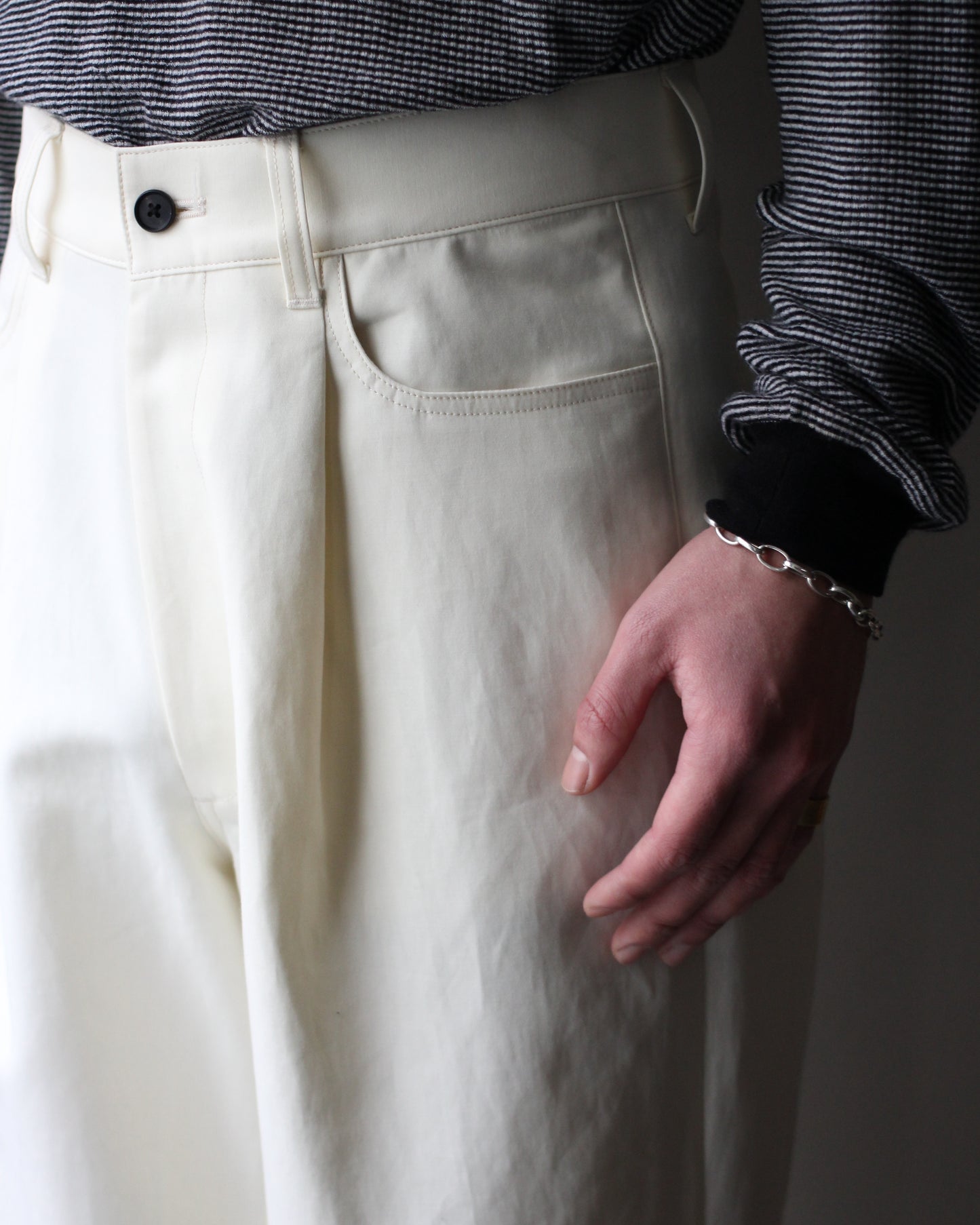 ssstein/DOUBLE WEAVE COTTON ONE TUCK WIDE PANTS "CREAM"
