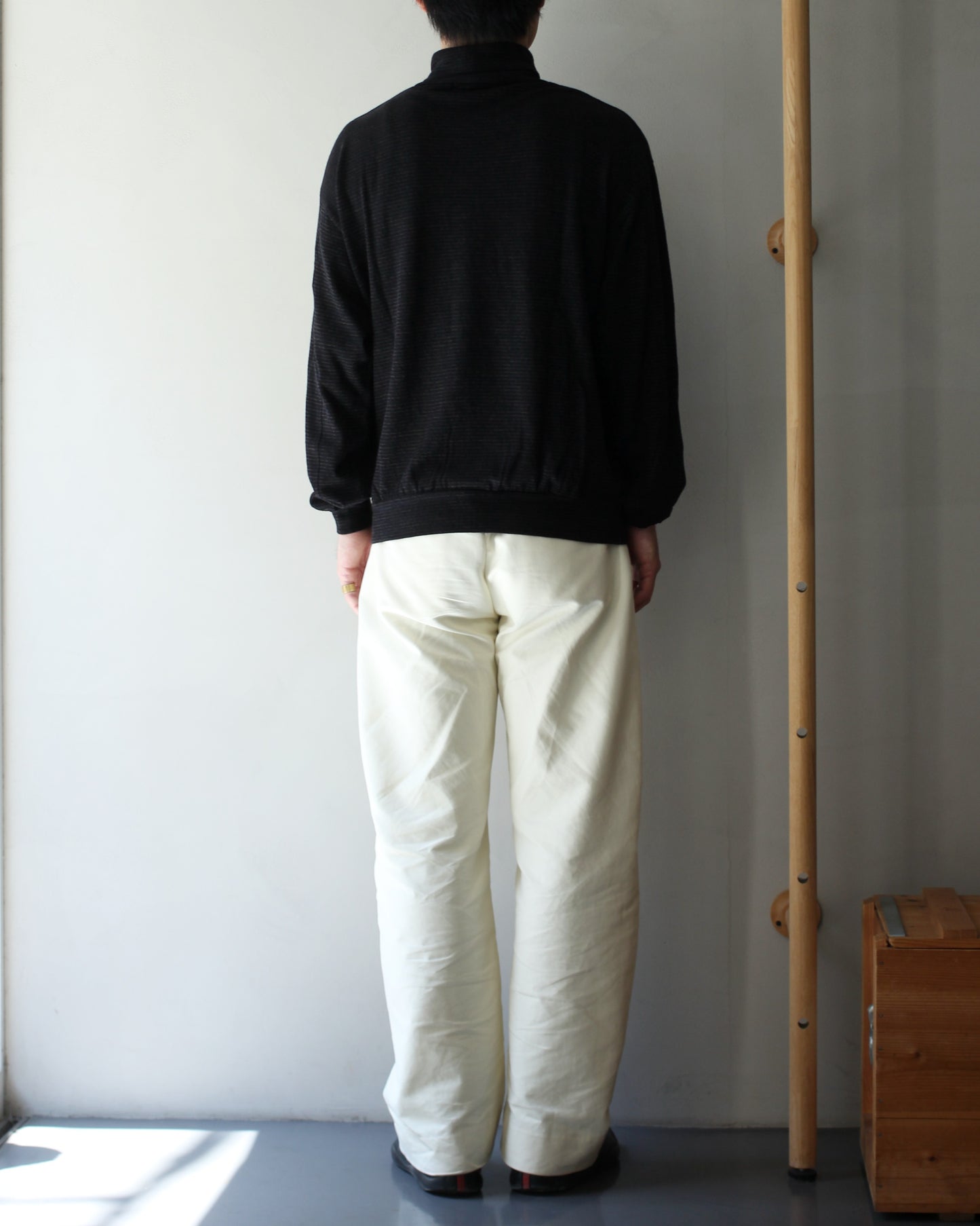 ULTERIOR/SUPER FINE WOOL COTTON TURTLE-NECK TOP (BORDER STRIPE ) "BROWN×BLACK"