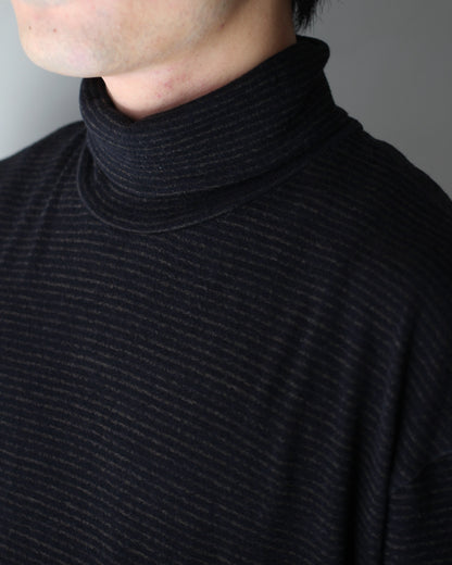 ULTERIOR/SUPER FINE WOOL COTTON TURTLE-NECK TOP (BORDER STRIPE ) "BROWN×BLACK"