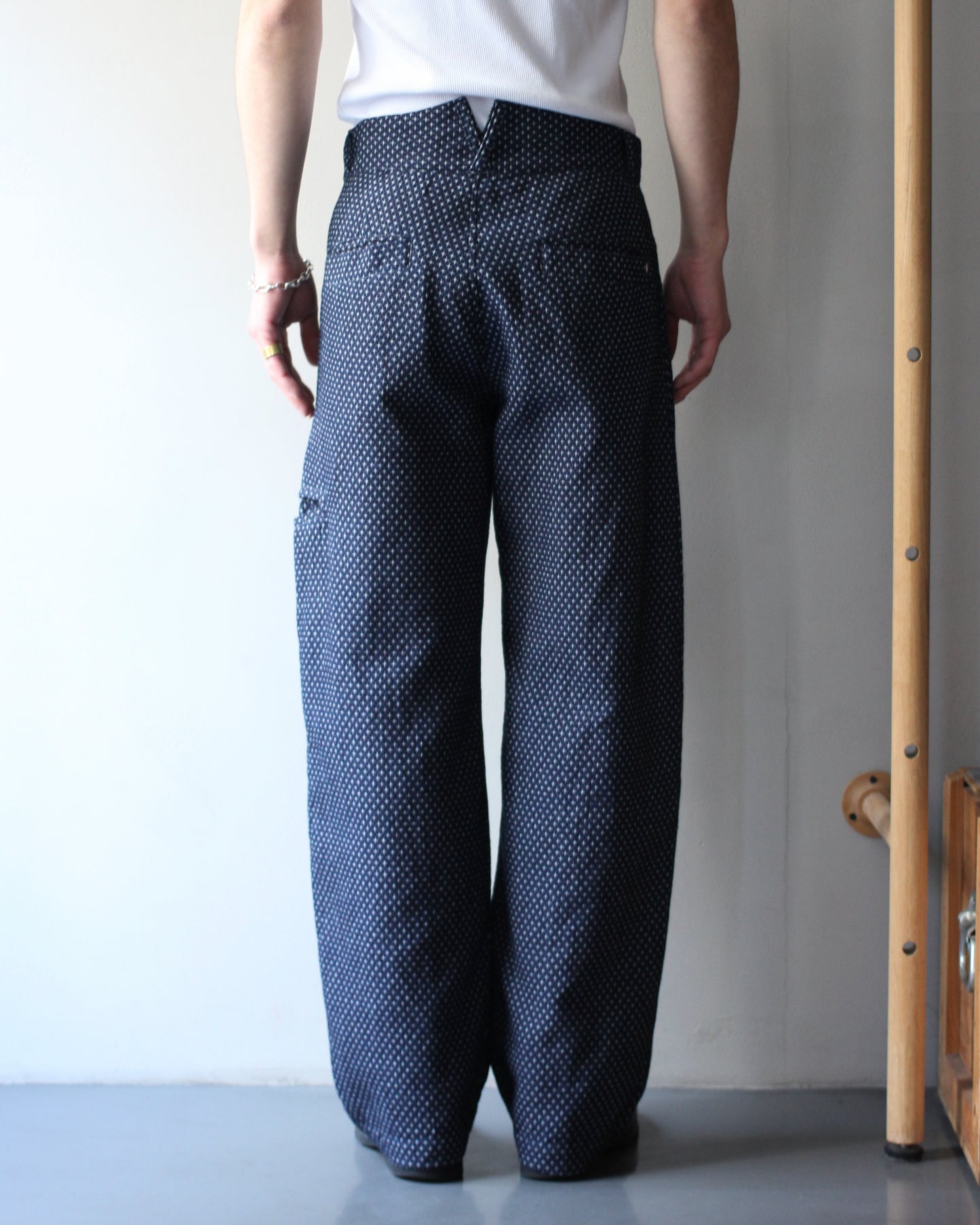 RIKU UMEHARA/FLOWER VASE PANTS "NAVY"