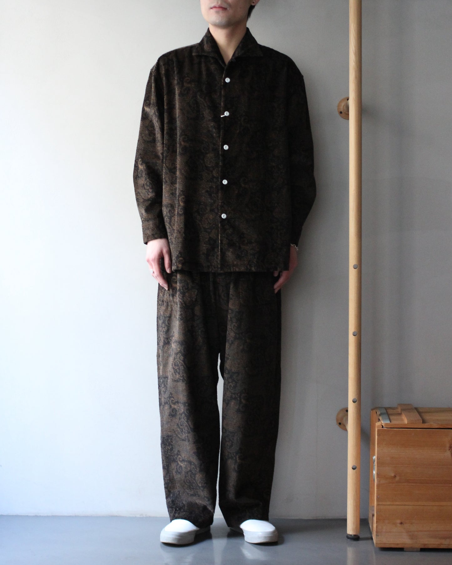 SOWBOW(蒼氓)/ONE PIECE COLLAR SHIRT（ワンピースカラーシャツ）PAISLEY CORD "BLACK"