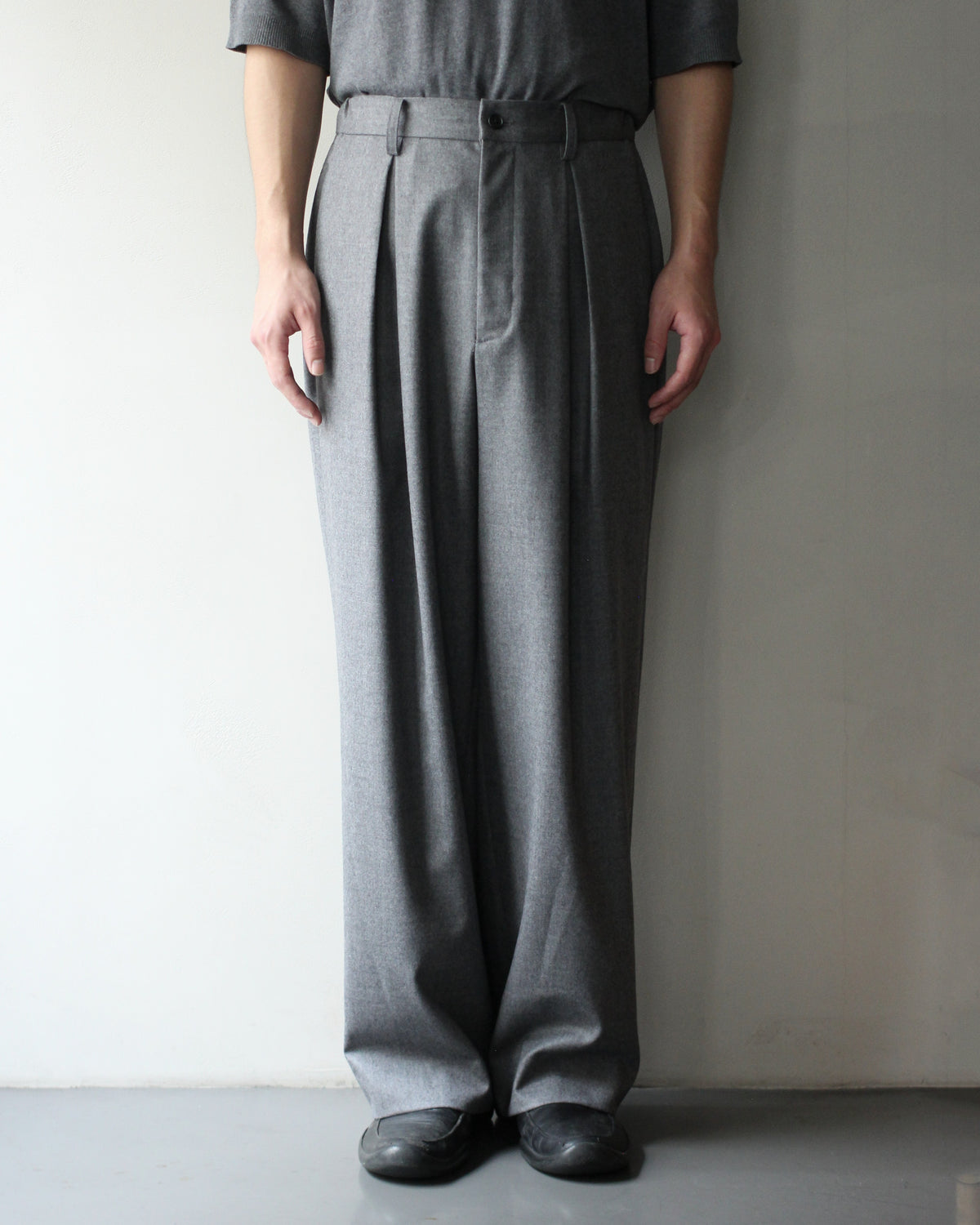 ssstein/WOOL FLANNEL EASY WIDE TROUSERS "GREY"