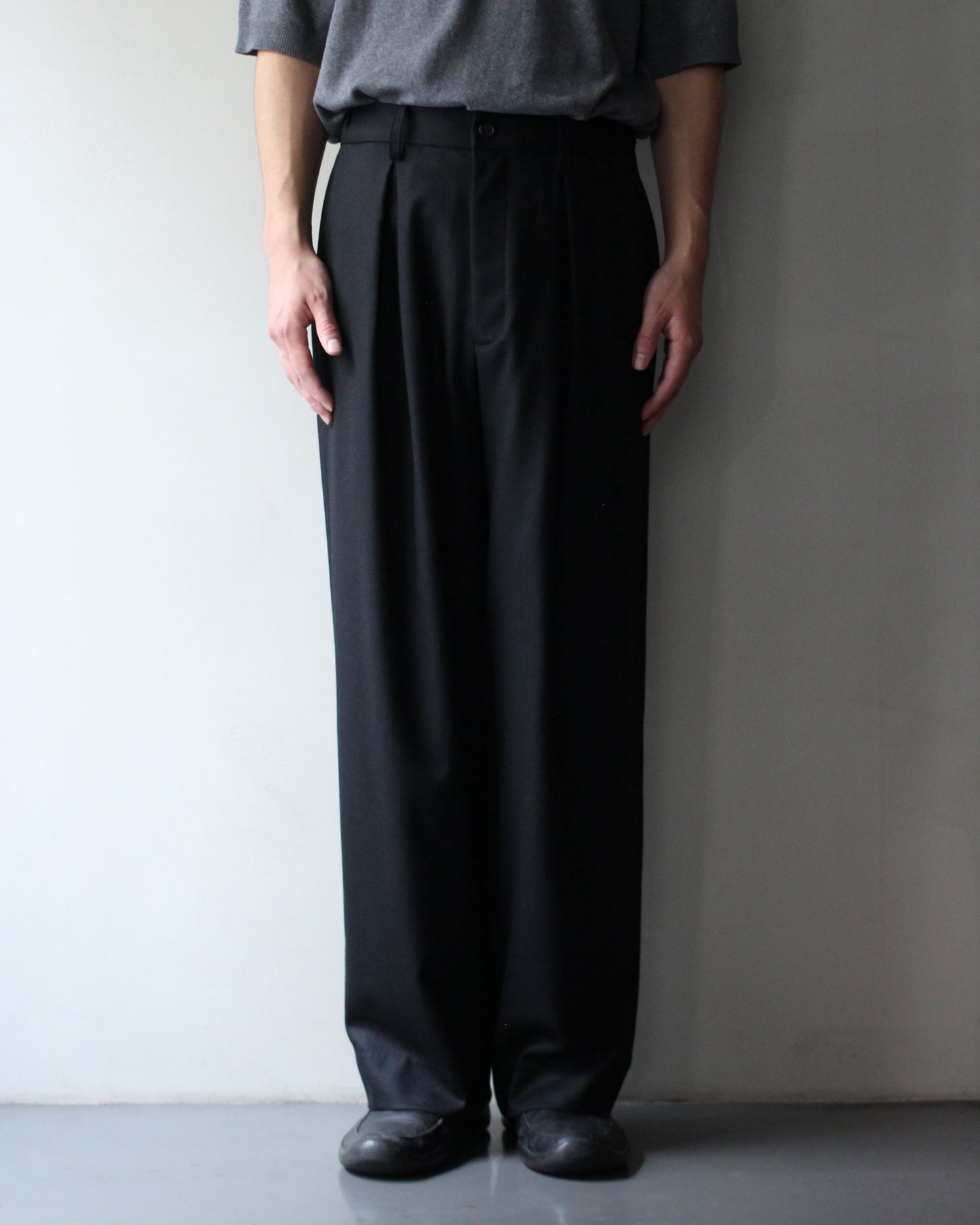 ssstein/WOOL FLANNEL EASY WIDE TROUSERS "BLACK"