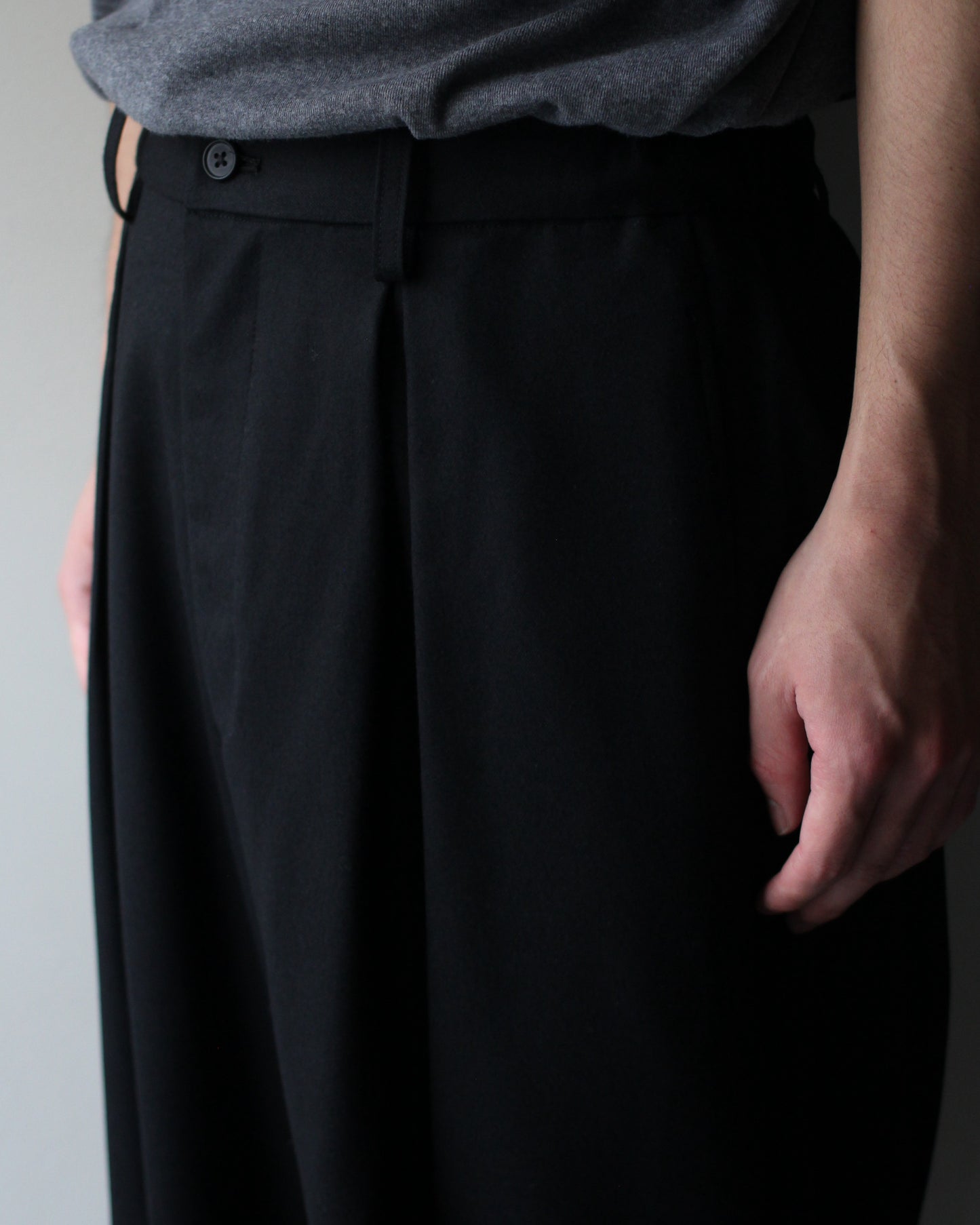ssstein/WOOL FLANNEL EASY WIDE TROUSERS "BLACK"