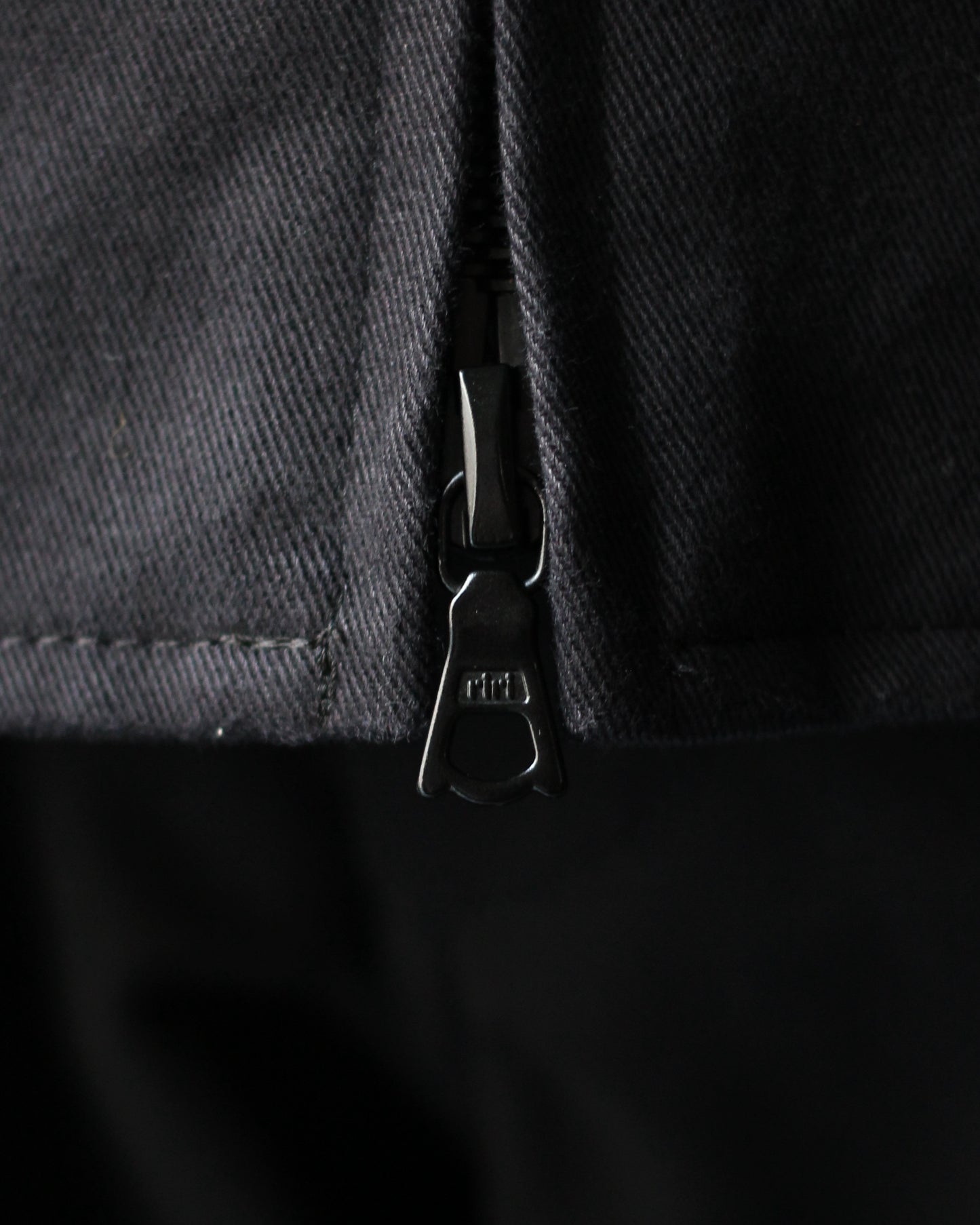ssstein/SULFUR DYED BRUSHED CHINO ZIP JACKET "BLACK"