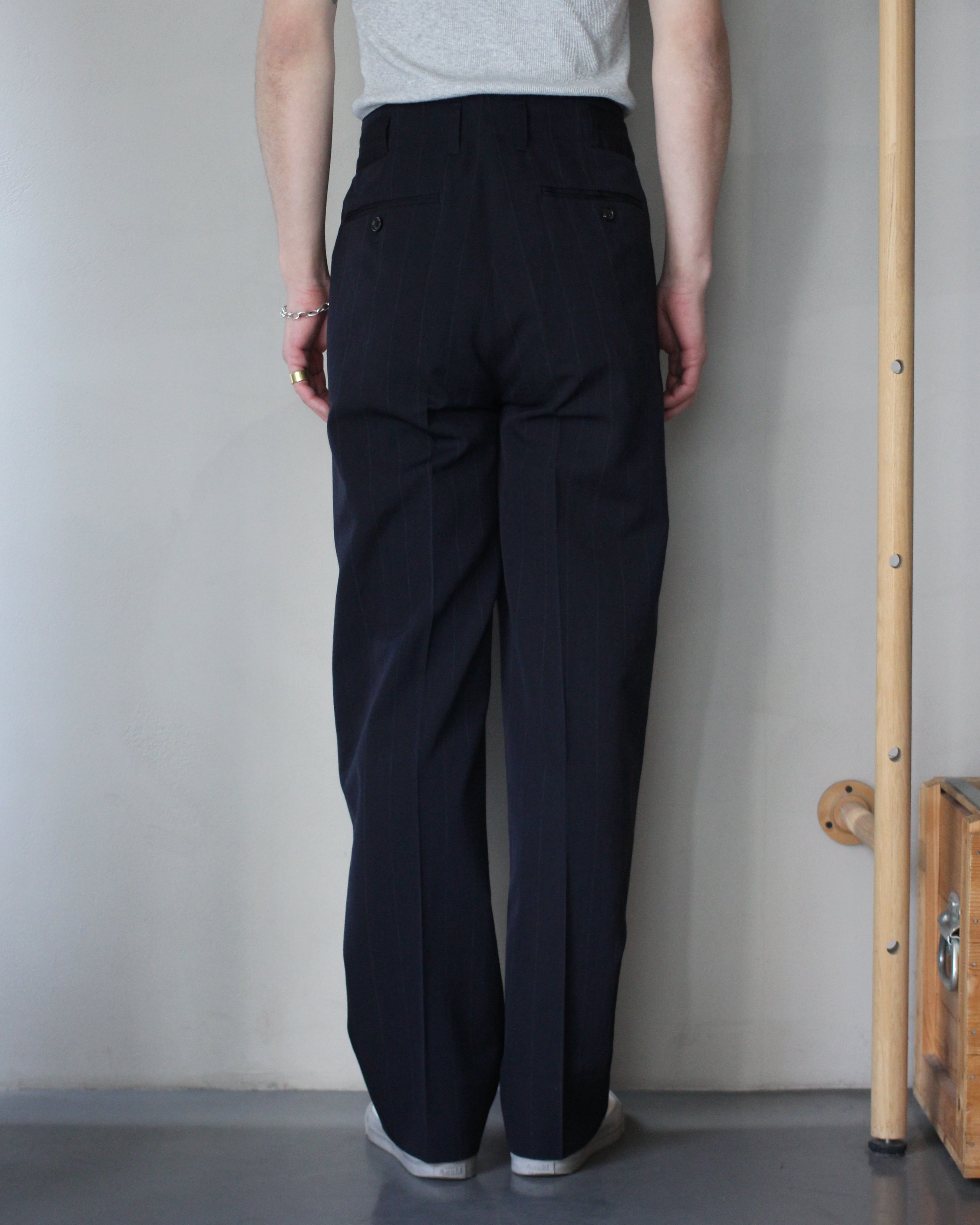 ULTERIOR/WOOL WASHI STRIPE STRIPE TUCKED TROUSERS 