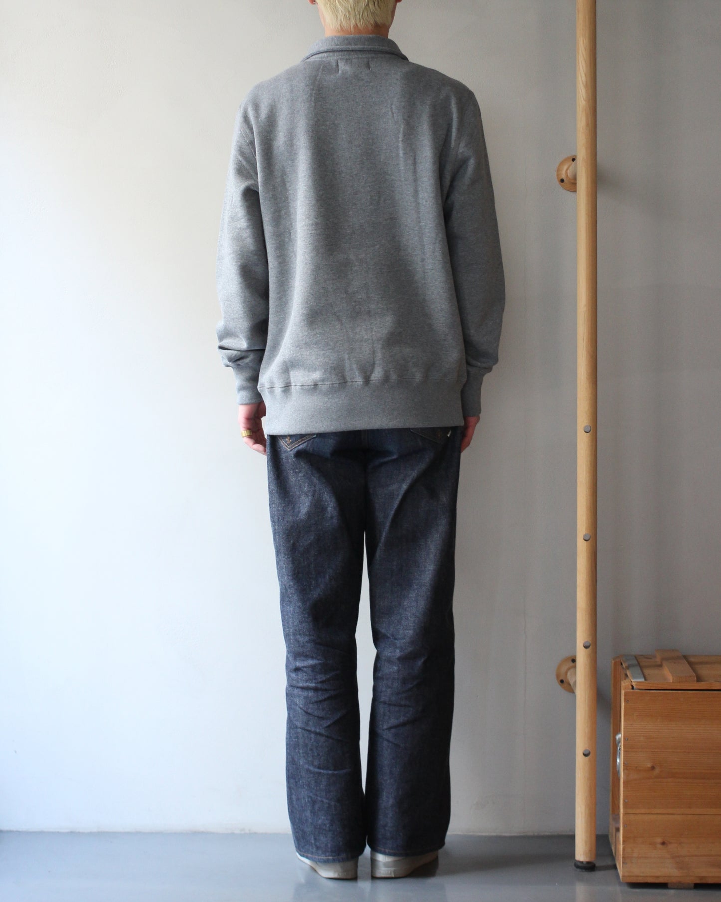 VICTORIA ATHLETICS/ZIP MOCK (SOLID) "GRAY"