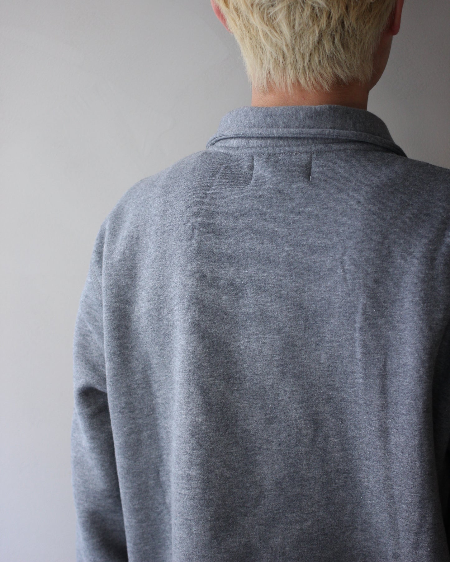 VICTORIA ATHLETICS/ZIP MOCK (SOLID) "GRAY"