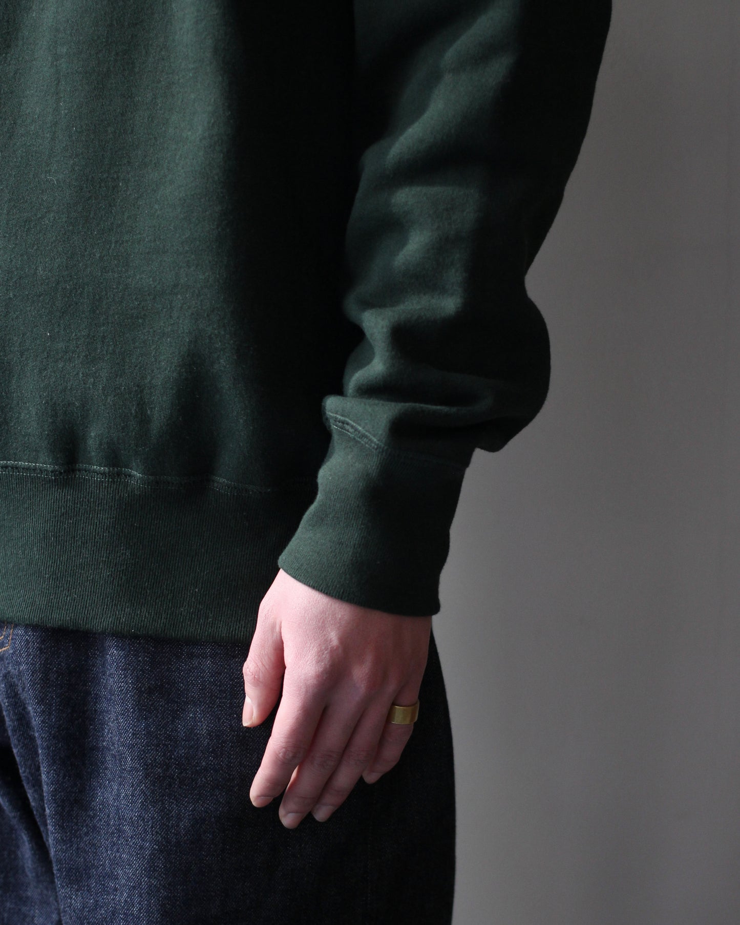 VICTORIA ATHLETICS/ZIP MOCK (SOLID) "GREEN"