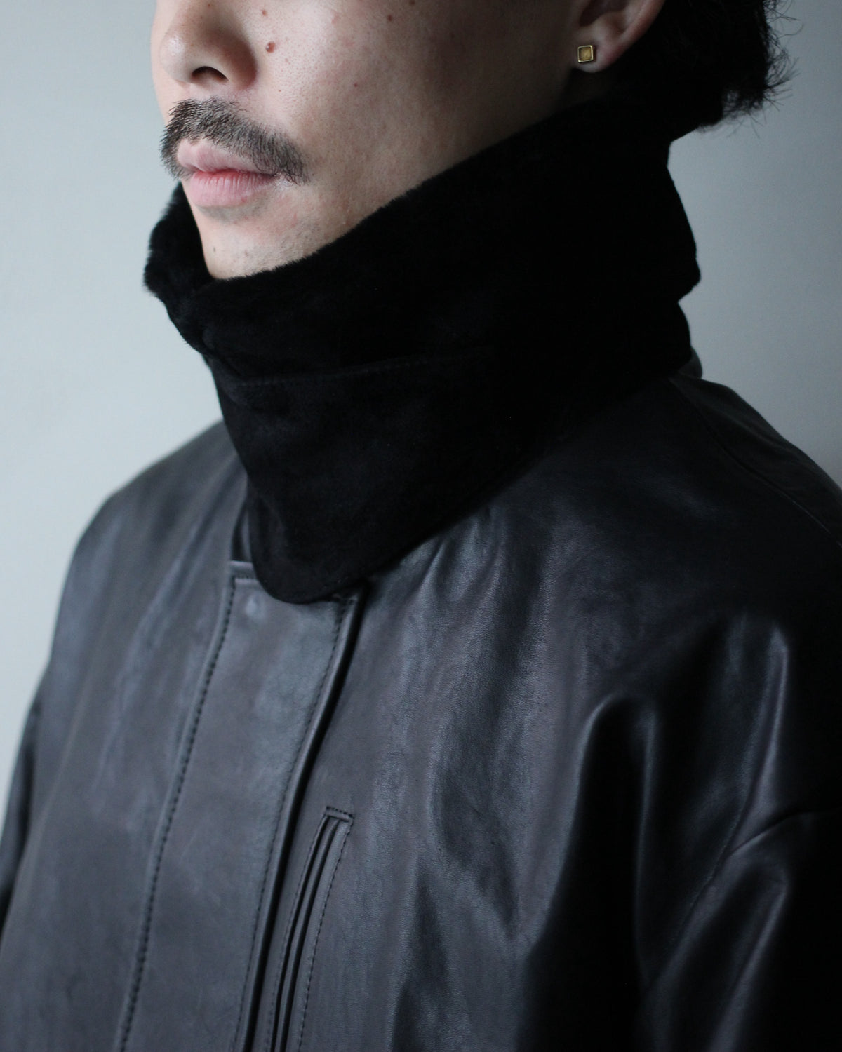 ssstein/MOUTON COLLAR CALF ZIP JACKET "BLACK"