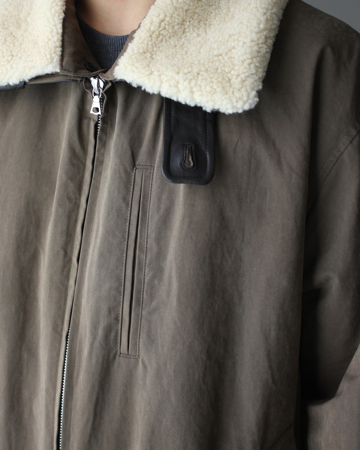 ssstein/DETATCHABLE COLLAR RESIN-FINISH COTTON JACKET  "KHAKI"
