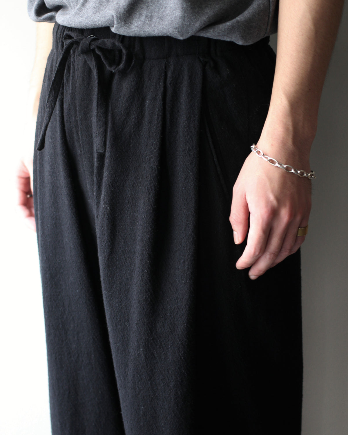 ULTERIOR/WASHED W/S STRIPE DRAWSTRING WIDE PANTS "BLACK"