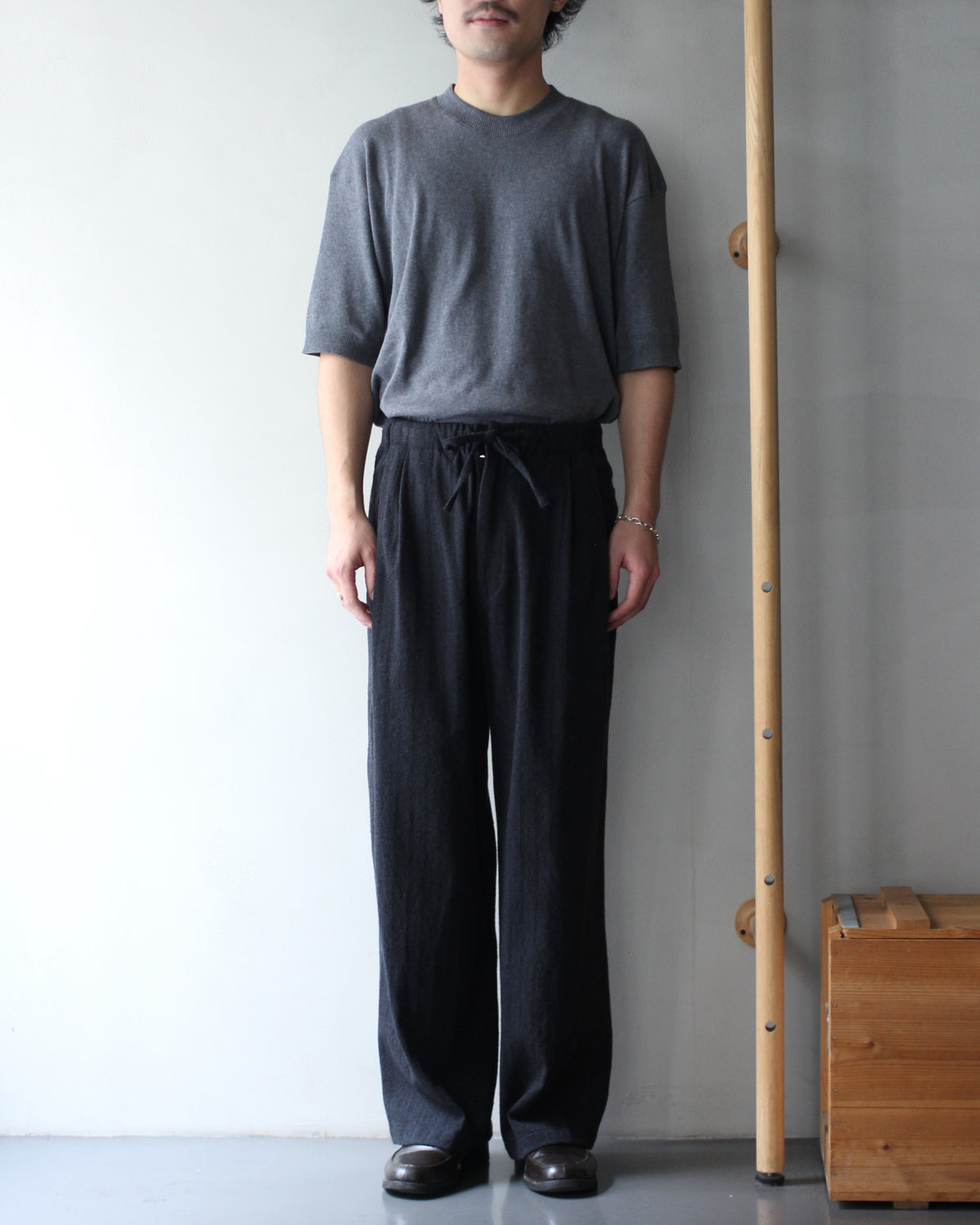ULTERIOR/WASHED W/S HERRINGBONE DRAWSTRING WIDE PANTS "CHARCOAL"