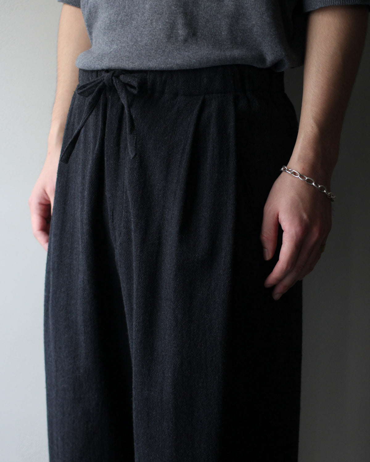 ULTERIOR/WASHED W/S HERRINGBONE DRAWSTRING WIDE PANTS "CHARCOAL"