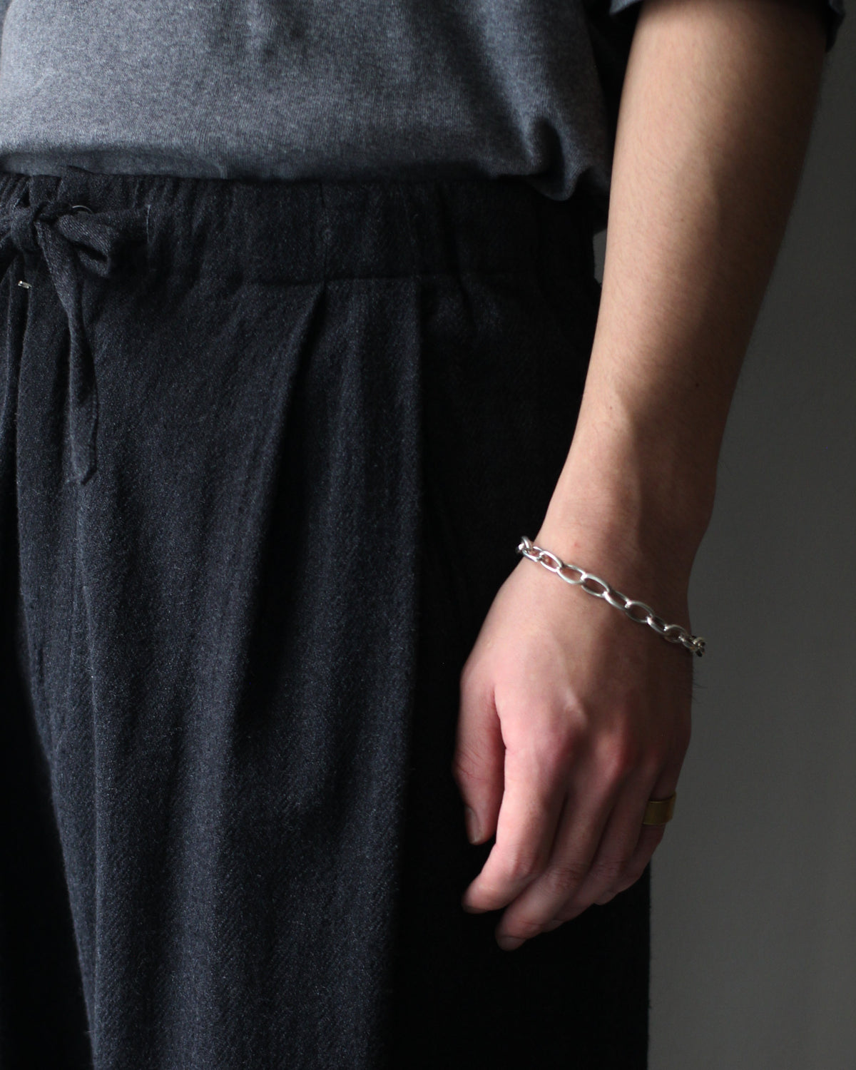 ULTERIOR/WASHED W/S HERRINGBONE DRAWSTRING WIDE PANTS "CHARCOAL"