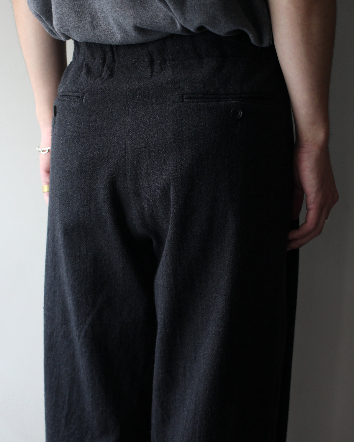 ULTERIOR/WASHED W/S HERRINGBONE DRAWSTRING WIDE PANTS "CHARCOAL"